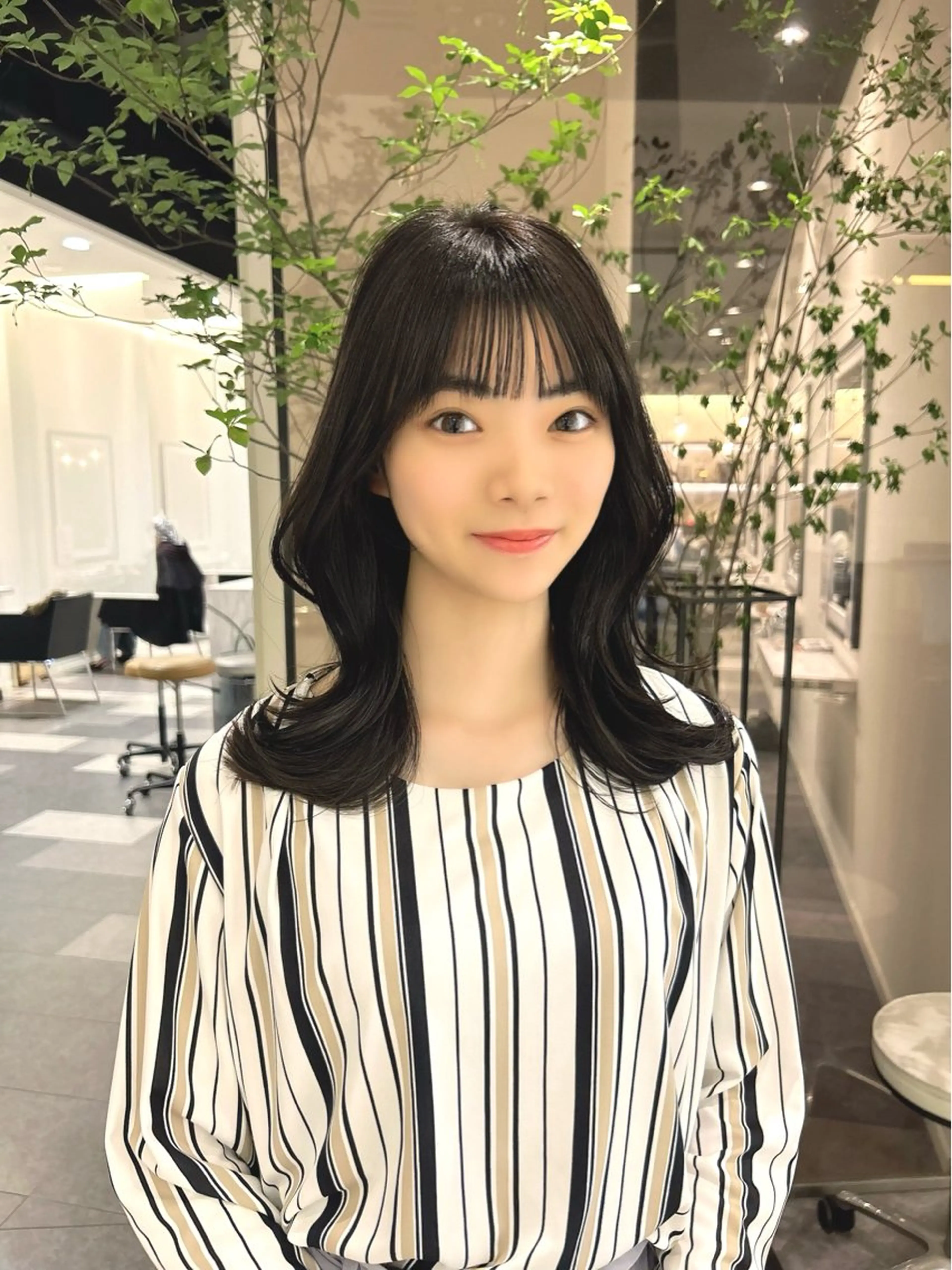 ミディアム カラー 黒髪 ボブ くびれヘア 髪質改善 外ハネヘア カット ヘアカラー トリートメント 美髪矯正/ 伊藤 更のヘアスタイル