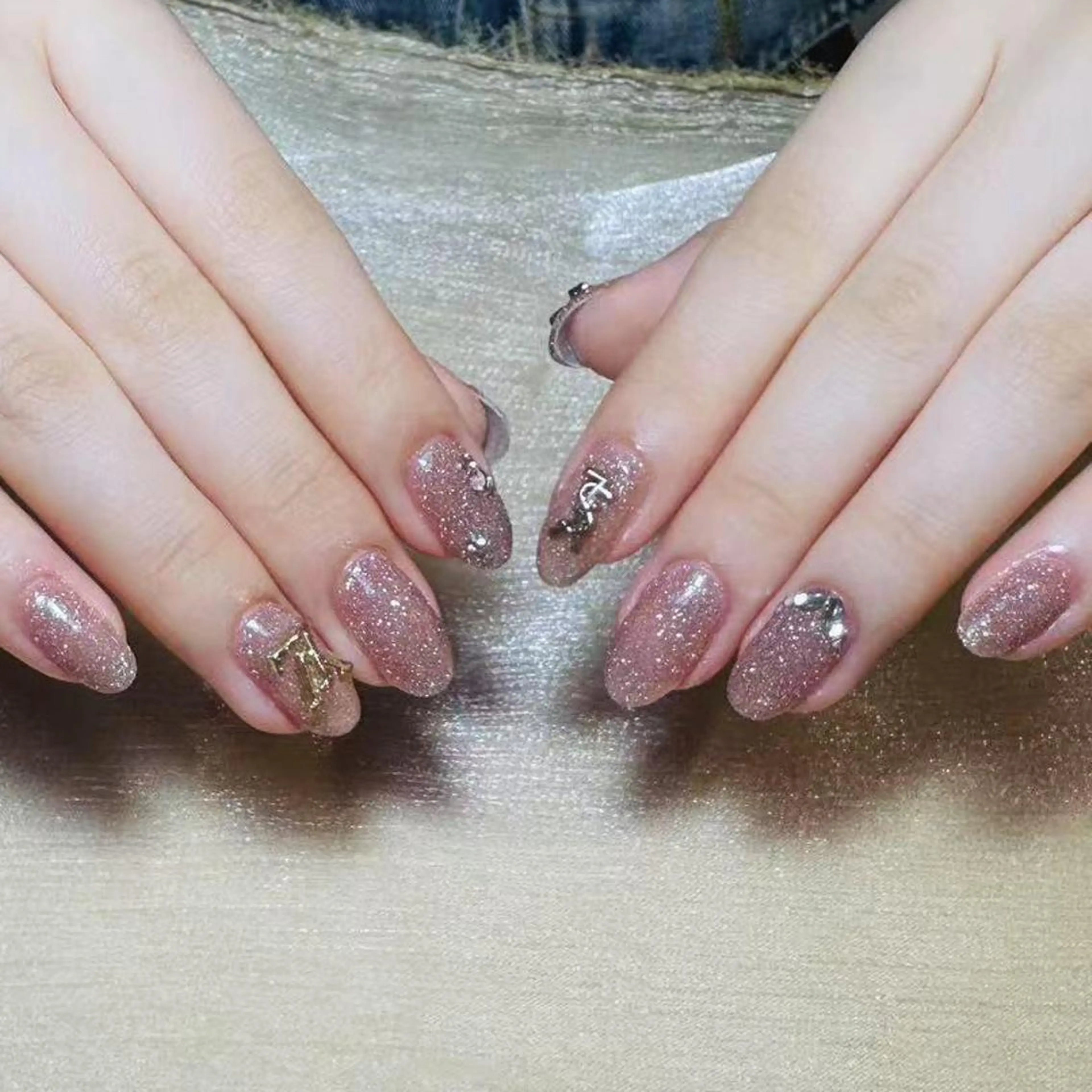 ネイル アートネイル オーロラネイル ガーリー キラキラネイル 韓国ネイル ハンドネイル DIAMOND 💅のネイルデザイン