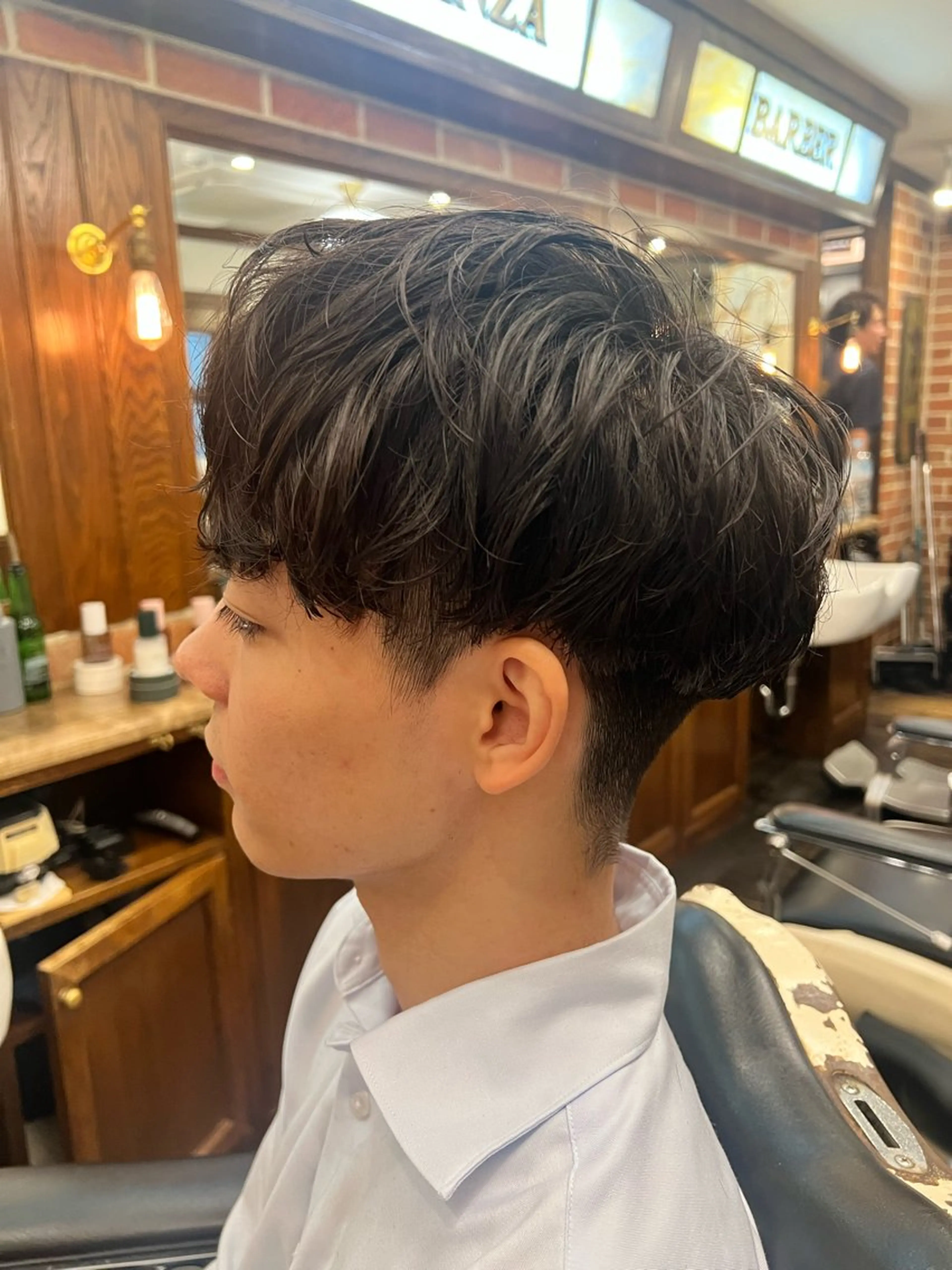 ミディアム ヒロ銀座バーバーショップ丸の内所属・秋山 琳太のヘアスタイル