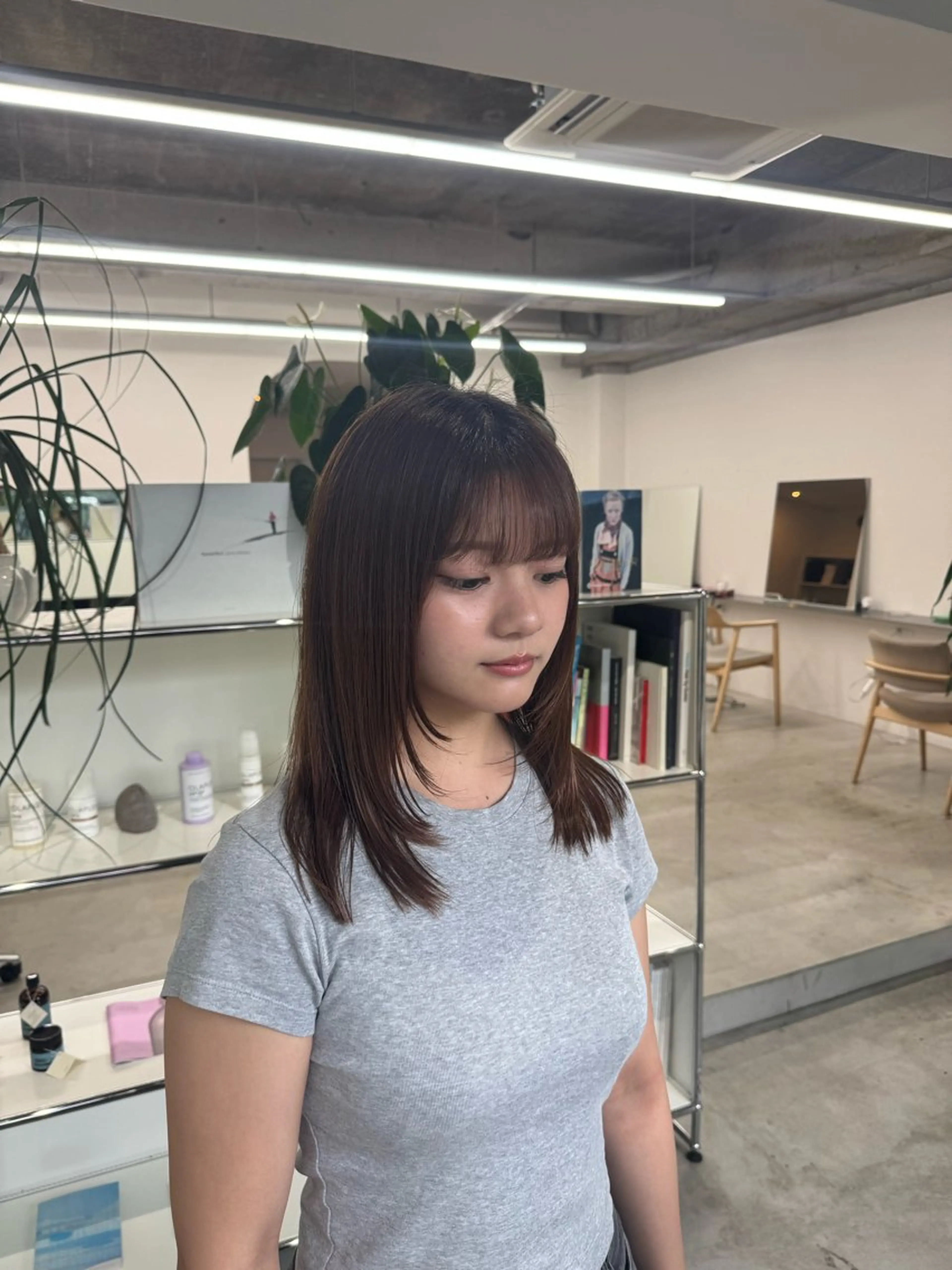 ミディアム レイヤーカット TSUBAME HAIR所属・Yuzu .のヘアスタイル