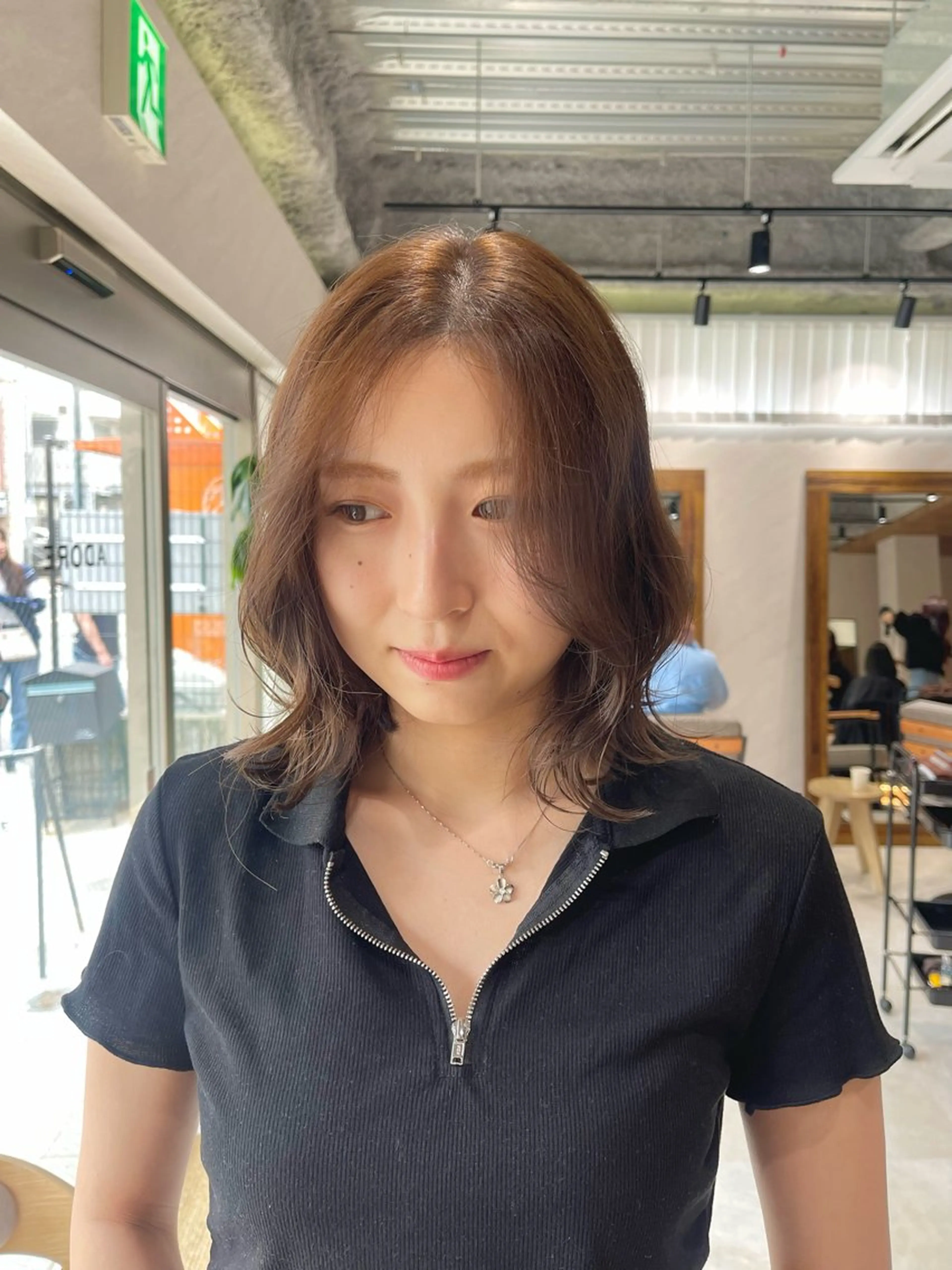 ミディアム カラー ブリーチ グレージュ ブリーチなしカラー カット ヘアカラー トリートメント 🩵ボブ/レイヤー /髪質改善🩵のヘアスタイル