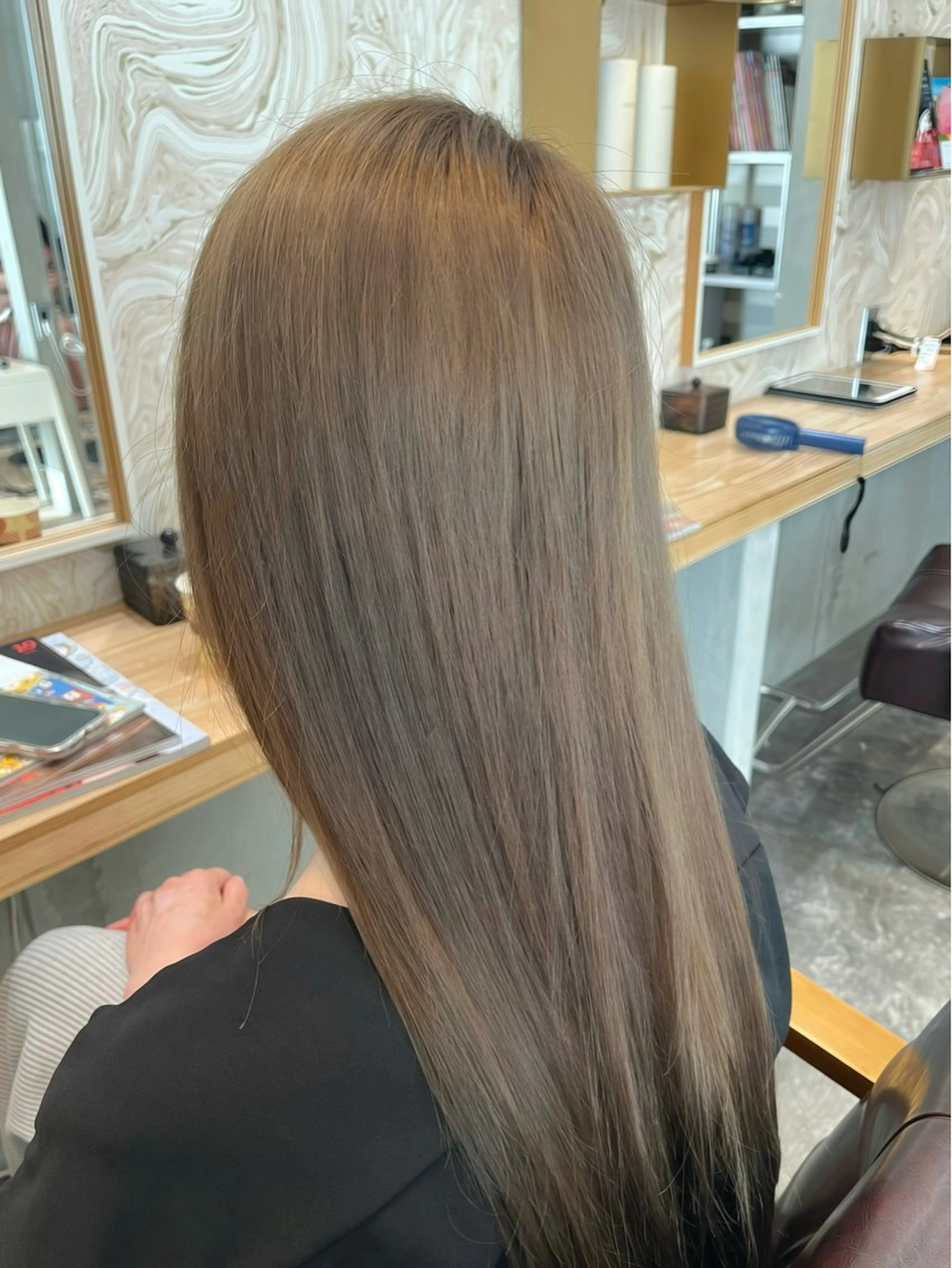 カラー ベージュカラー ヘアカラー トリートメント 内山 涼香のヘアスタイル