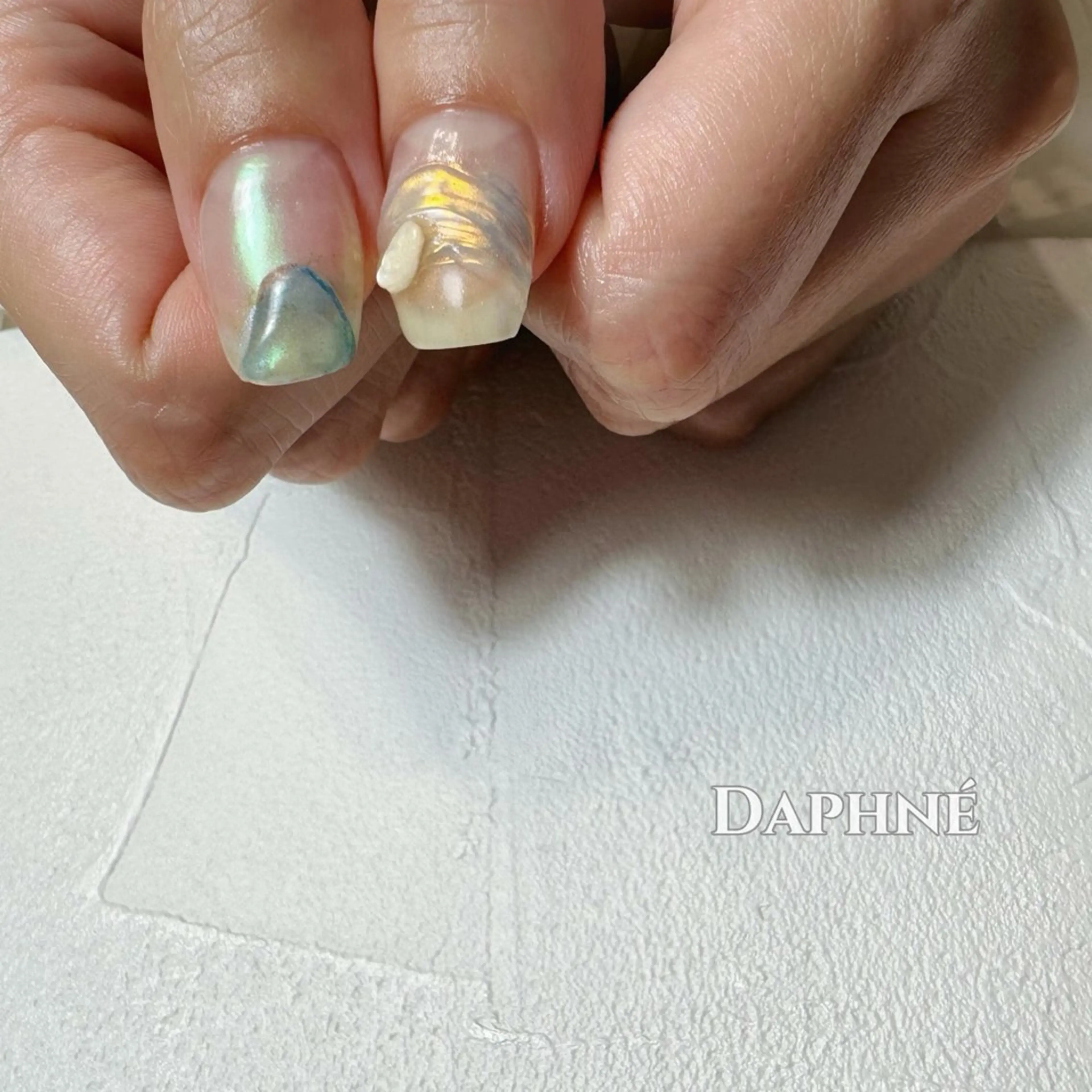 ネイル ブルー フットネイル マグネットネイル ミラーネイル ニュアンスネイル ハンドネイル nailsalon Daphneのネイルデザイン