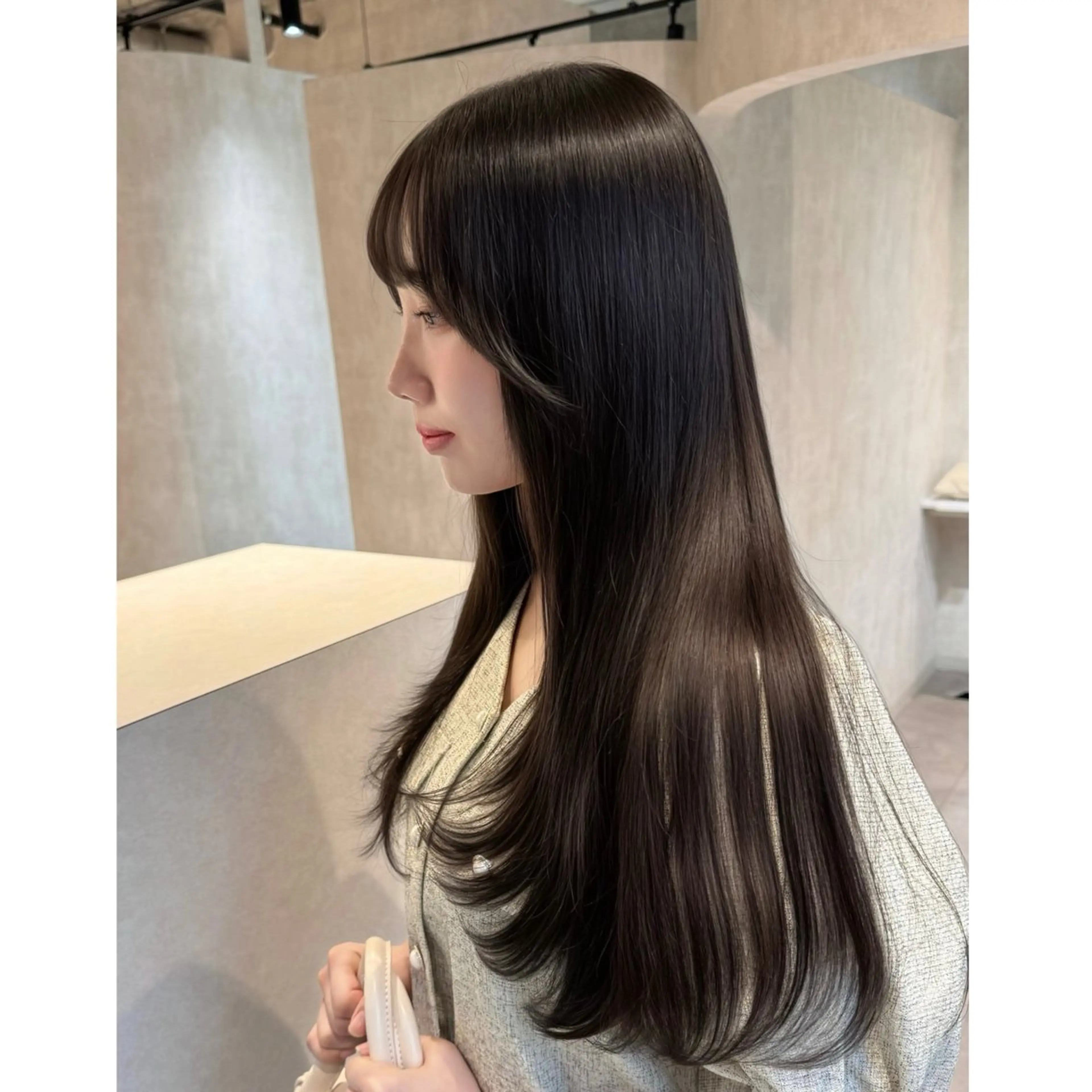 ロング カラー ブリーチ ブリーチなしカラー ヘアカラー トリートメント LOTTA CUCCI所属・miyu /トレンド カラー×艶髪のヘアスタイル