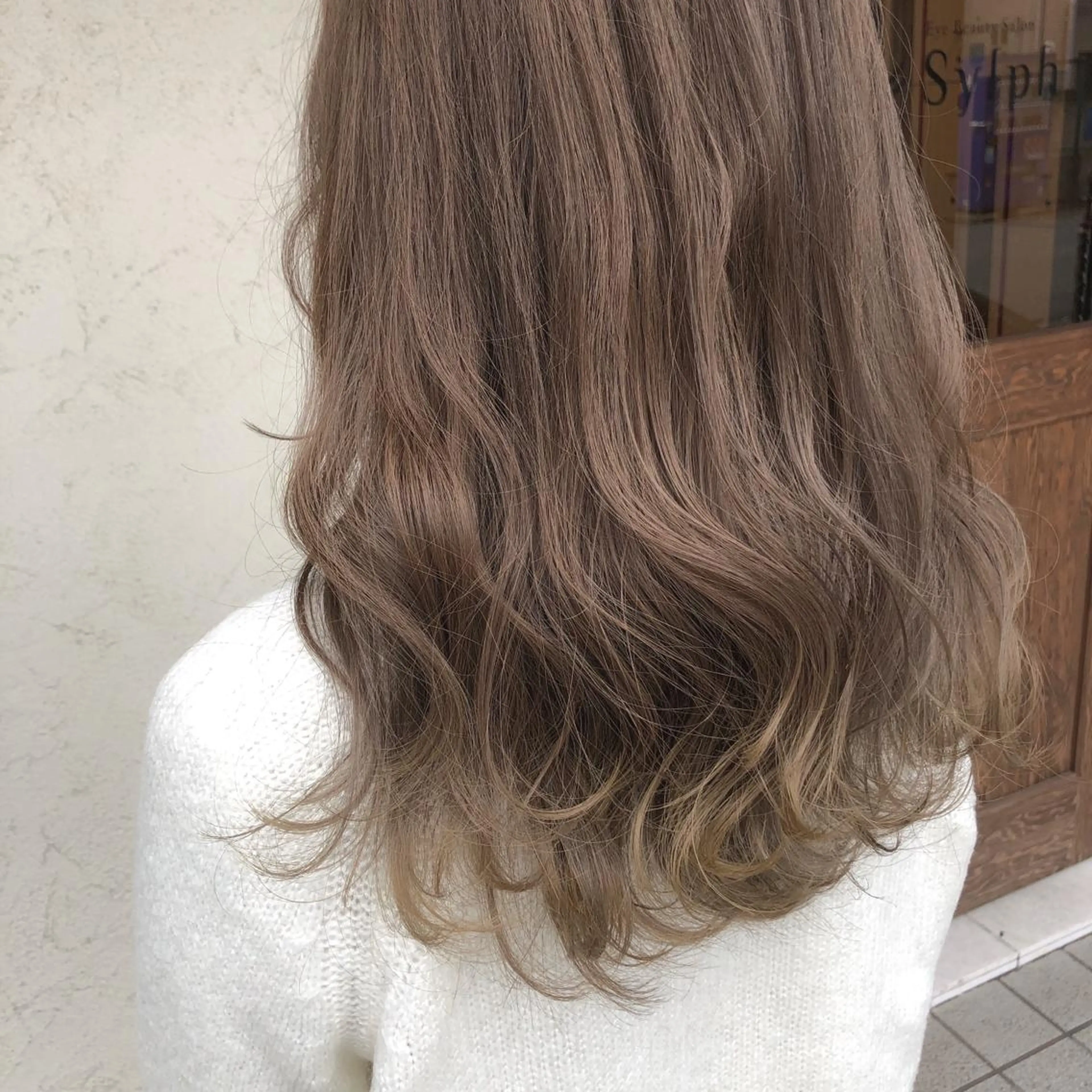 ミディアム カラー ベージュカラー ブリーチ 艶髪育成サロン 京橋　shinのヘアスタイル