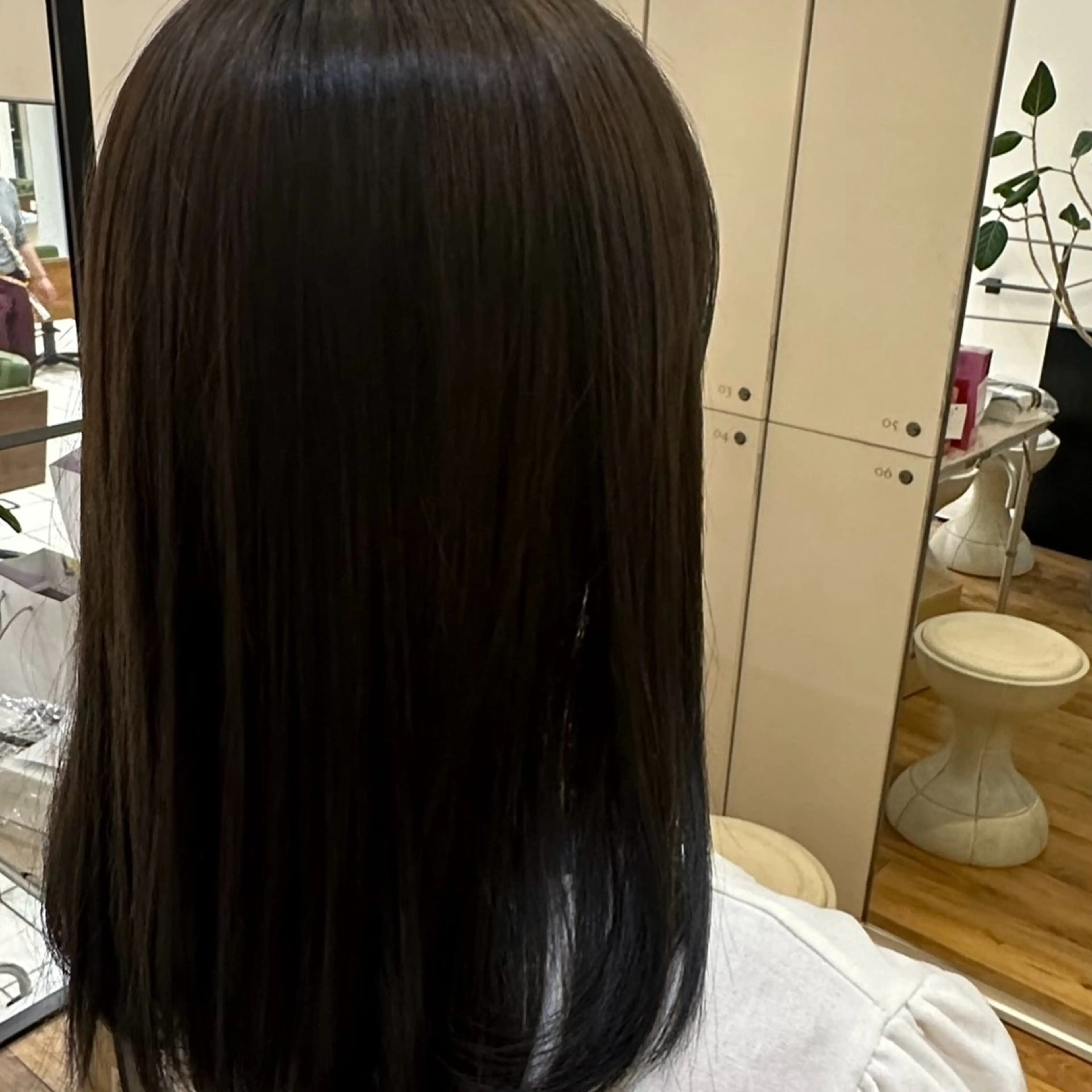 カラー 西澤 希のヘアスタイル