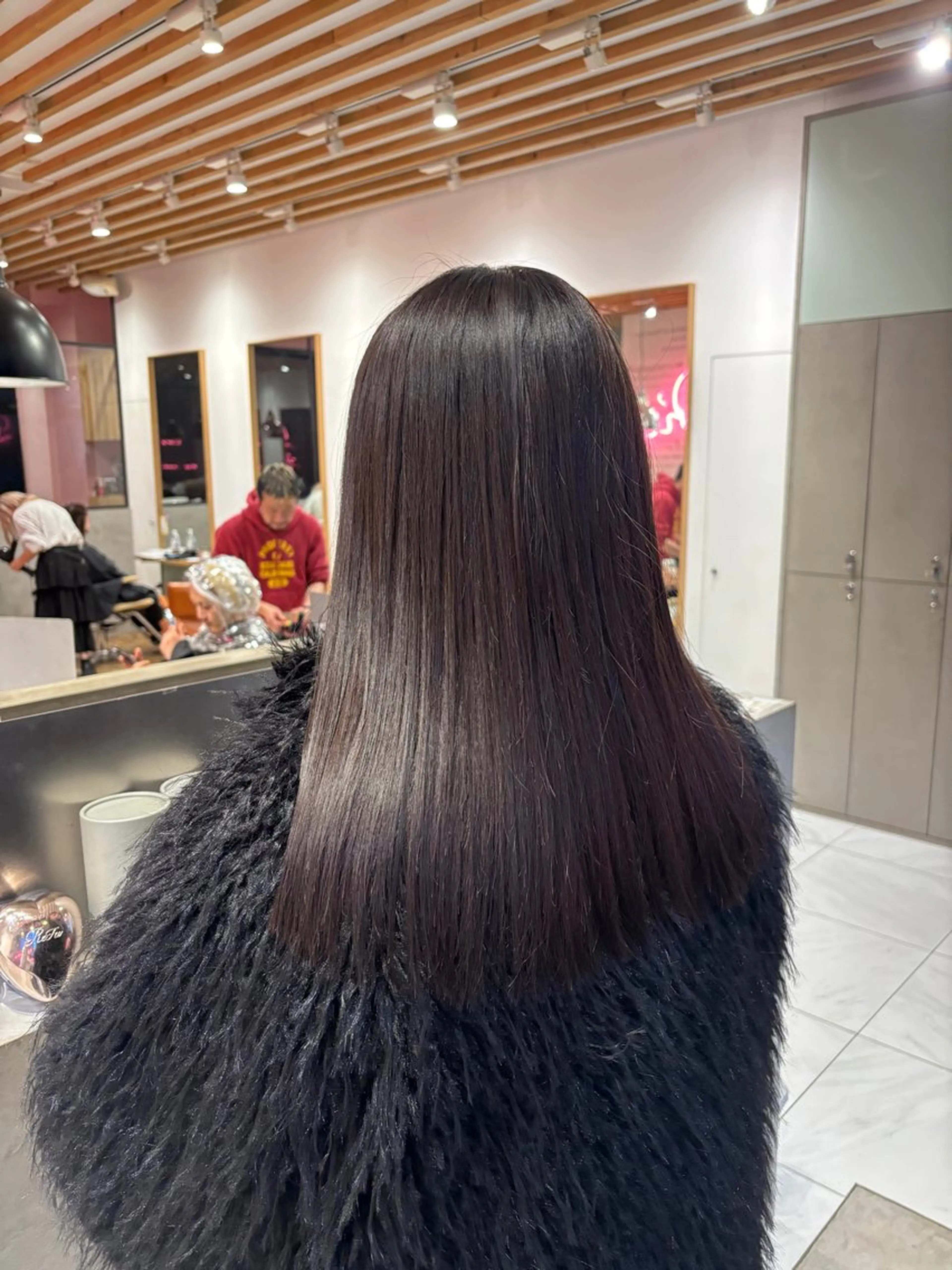 セミロング カット ヘアカラー トリートメント ️🩵RINKA/ ハイトーンカラー🩵のヘアスタイル