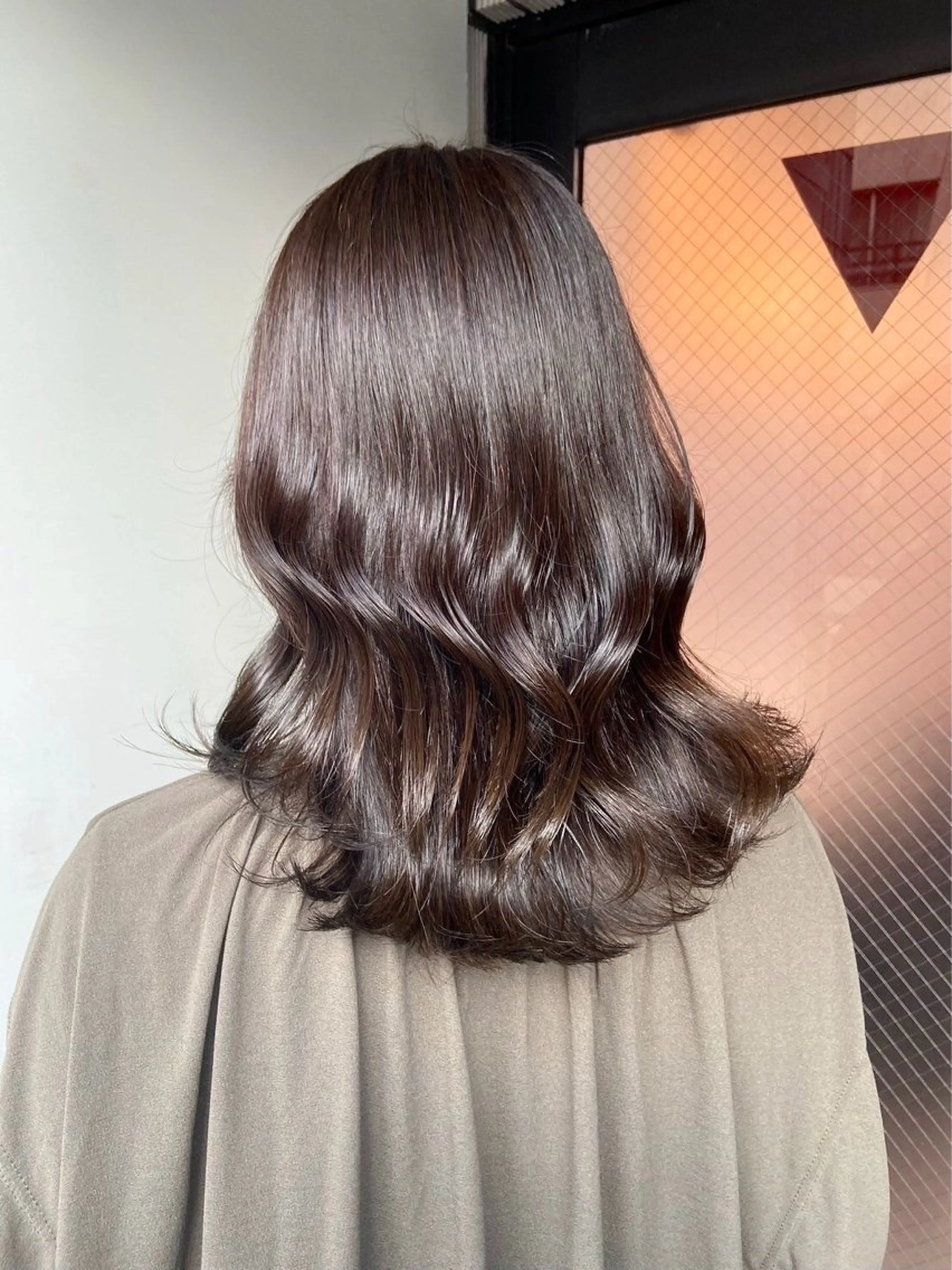 セミロング カラー 透明感カラー グレージュ カット ヘアカラー トリートメント 韓国風🤍グレ ージュ🤍たくみのヘアスタイル