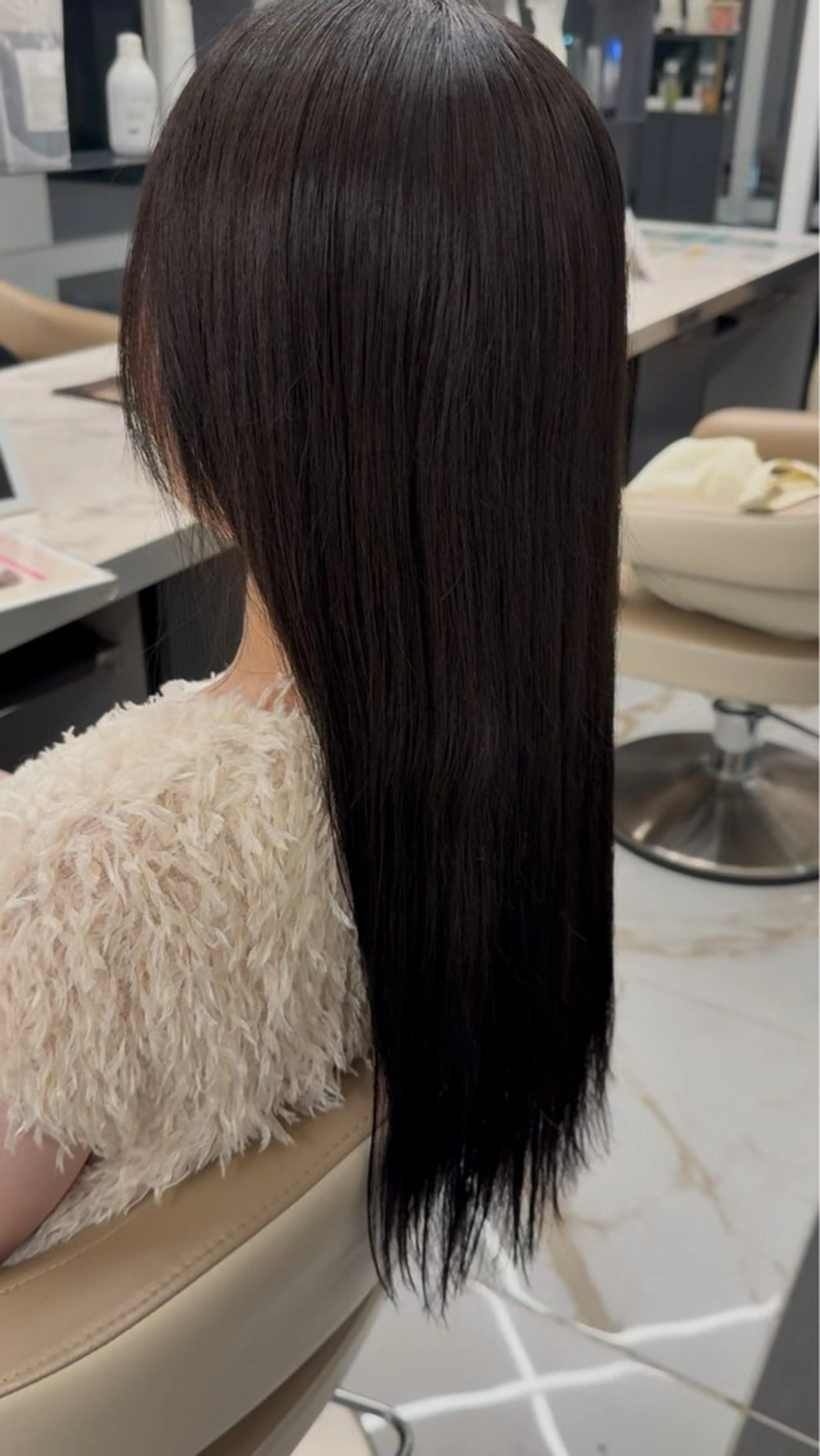 カラー アッシュ アッシュブラウン ブラウンカラー ヘアカラー トリートメント ヘアメイクアース浦和店所属・中島 菜月のヘアスタイル