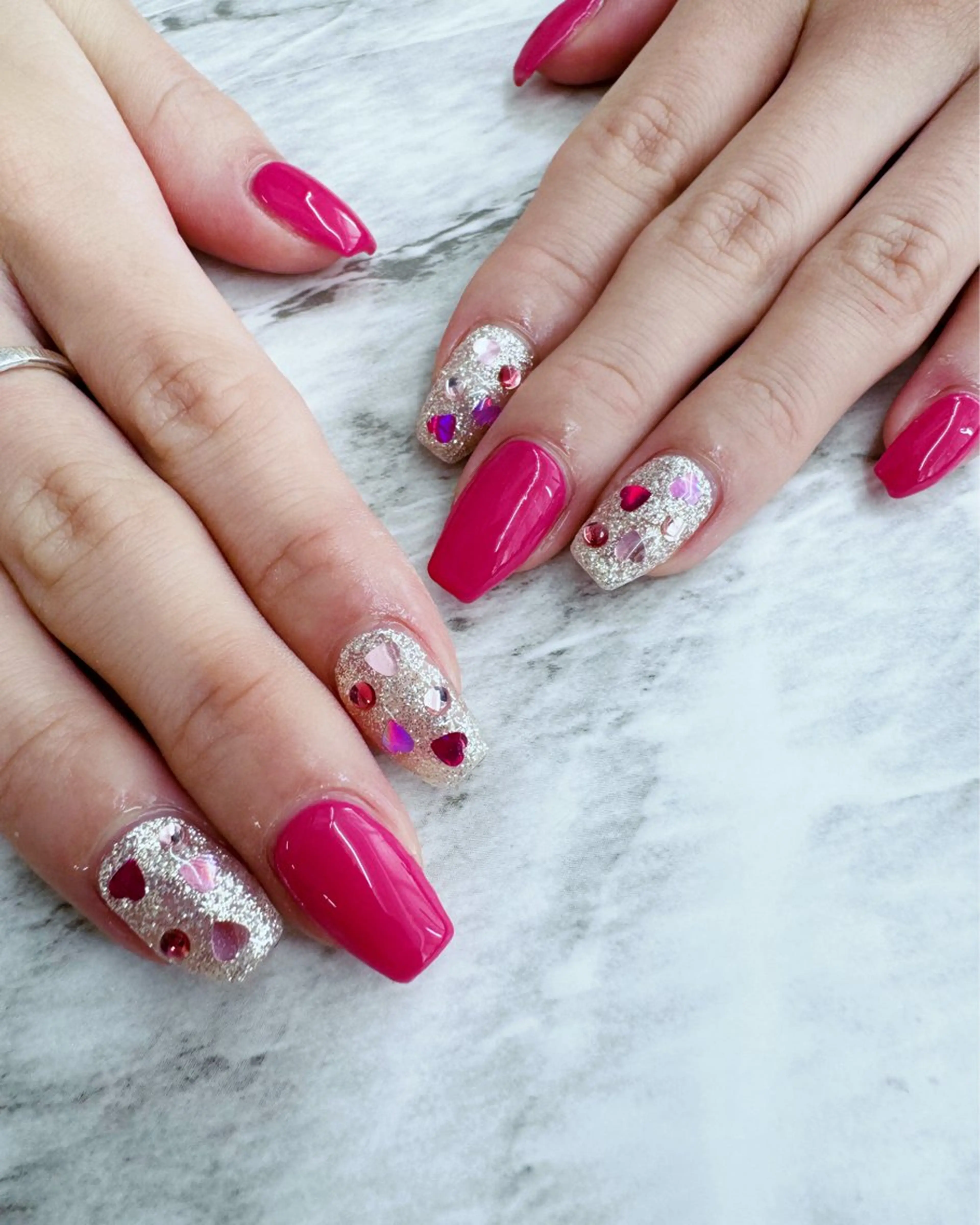 ネイル ピンク バレンタイン ハンドネイル フットネイル ハンドケア nail salon  AlgeTy所属・✴︎:.｡. MAKI.｡.:✴︎のネイルデザイン