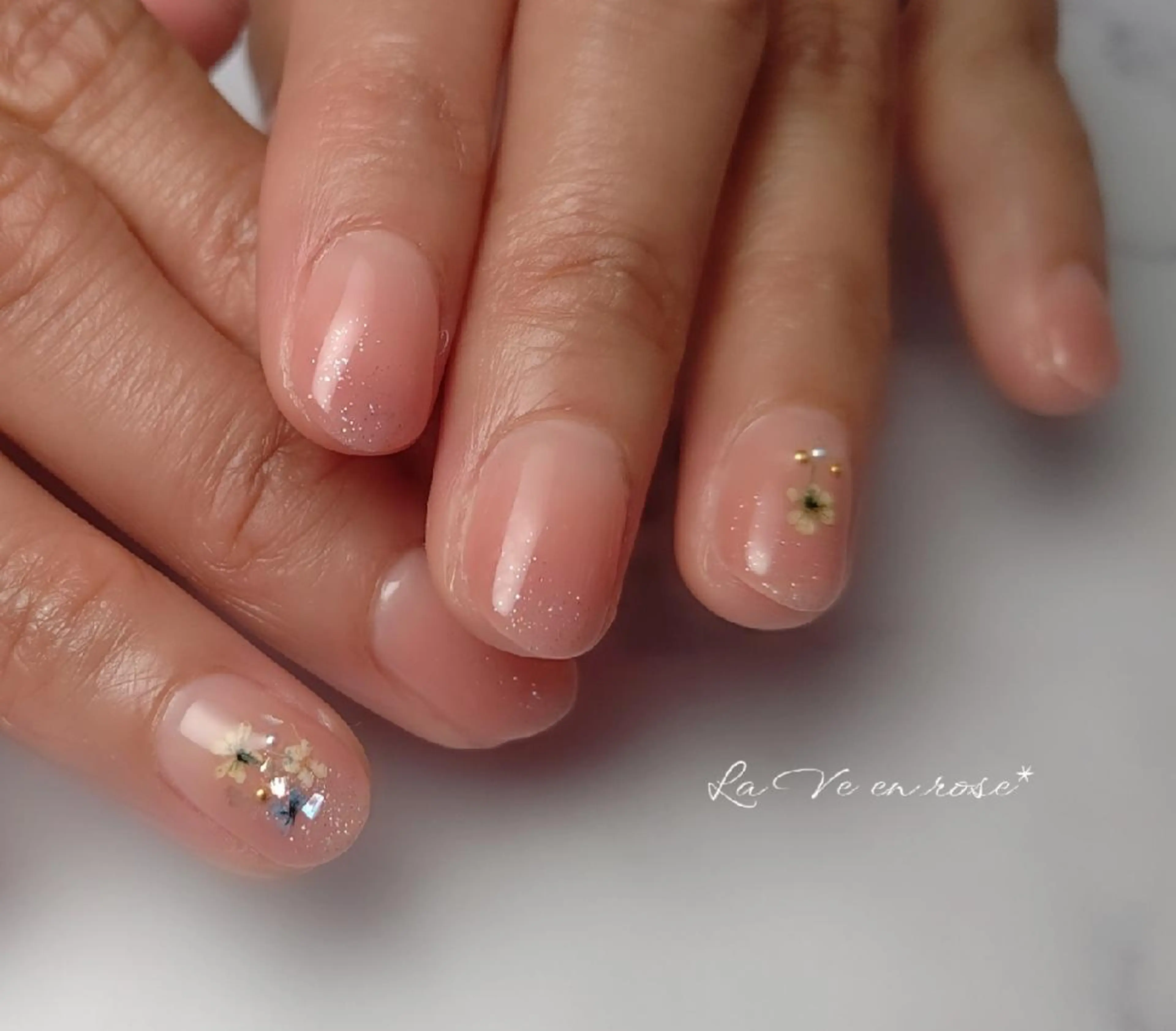 ネイル ラヴィアン ローズのネイルデザイン