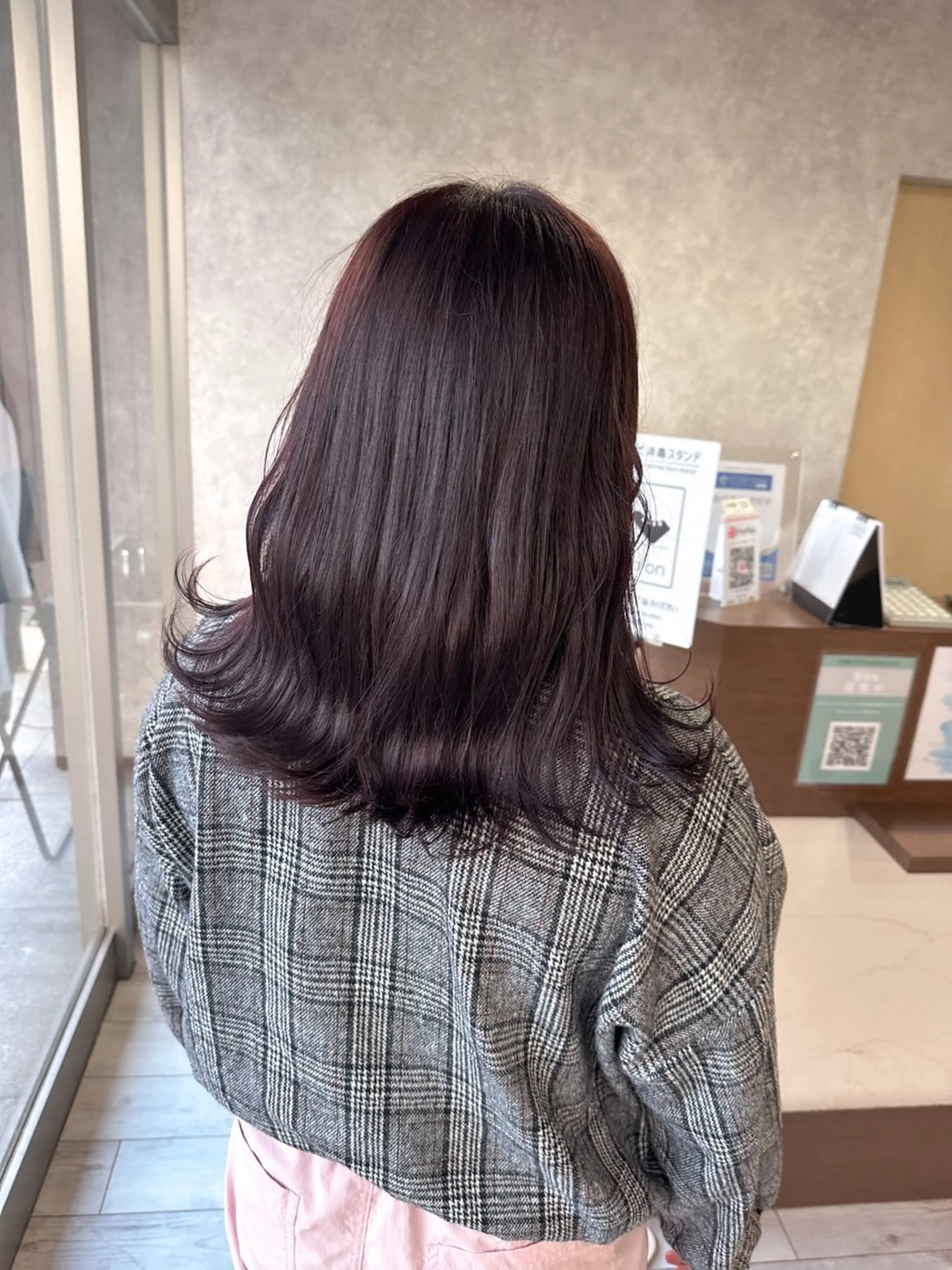 ミディアム カラー ピンクカラー ヘアカラー トリートメント minim / miku 暖色カラーのヘアスタイル