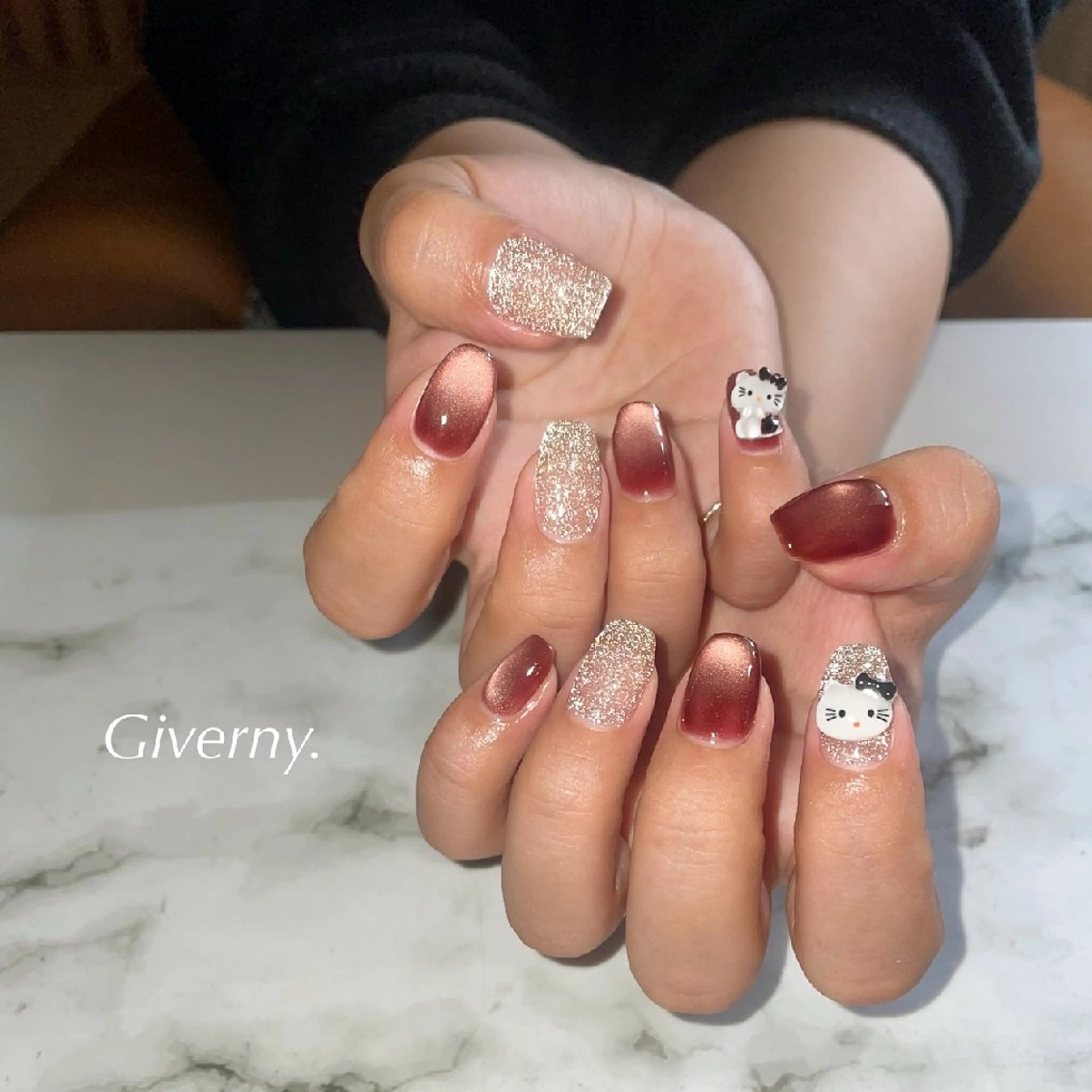 ネイル フラッシュネイル マグネットネイル ハンドネイル Giverny .のネイルデザイン