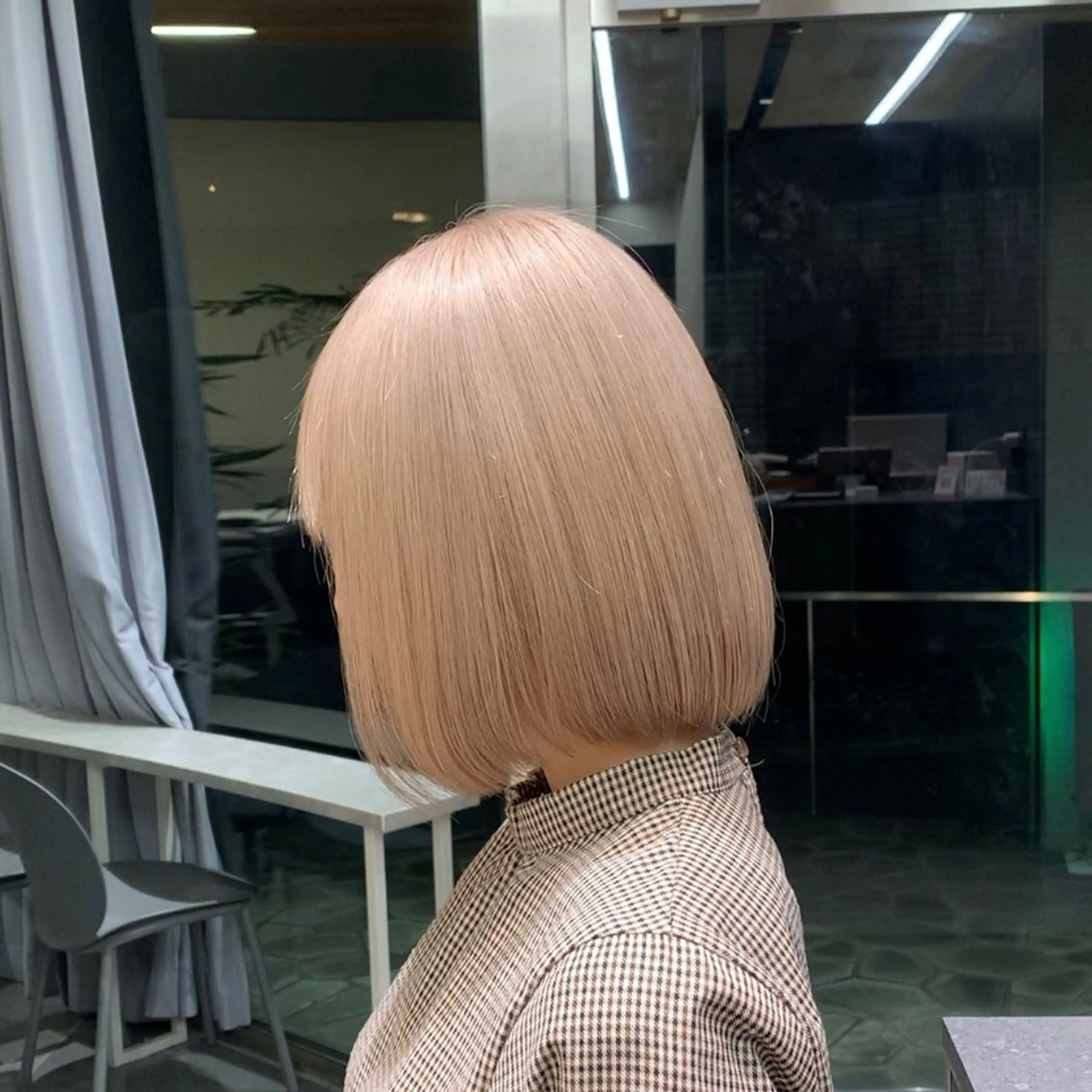 ショート カラー ヘアカラー トリートメント サロウィン(SALOWIN)原宿iori店所属・ツヤツヤ ハイトーン/Reiのヘアスタイル