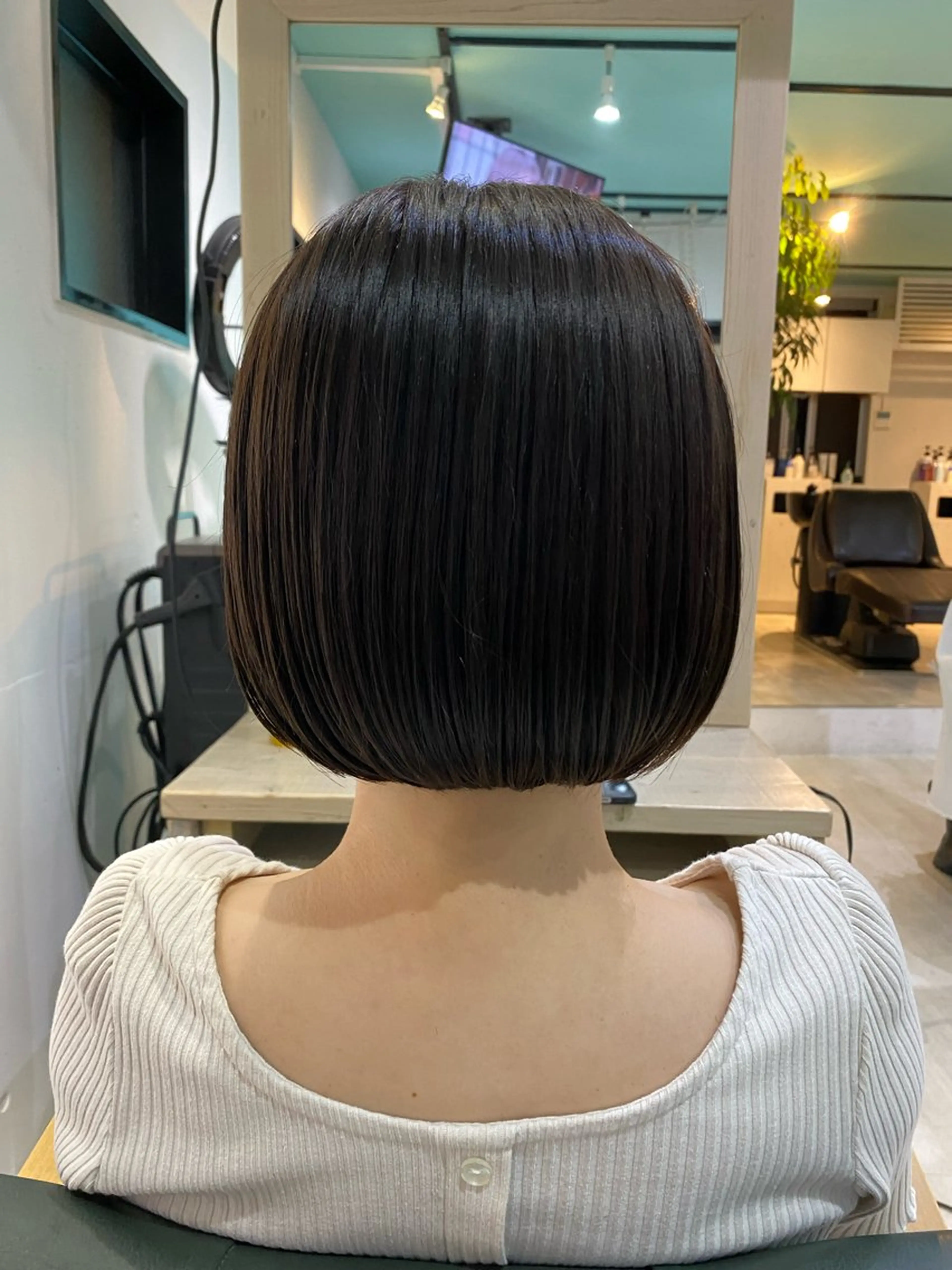 ショート カット まとまるボブ🌼 アレンジ🌼鴨下穂香のヘアスタイル