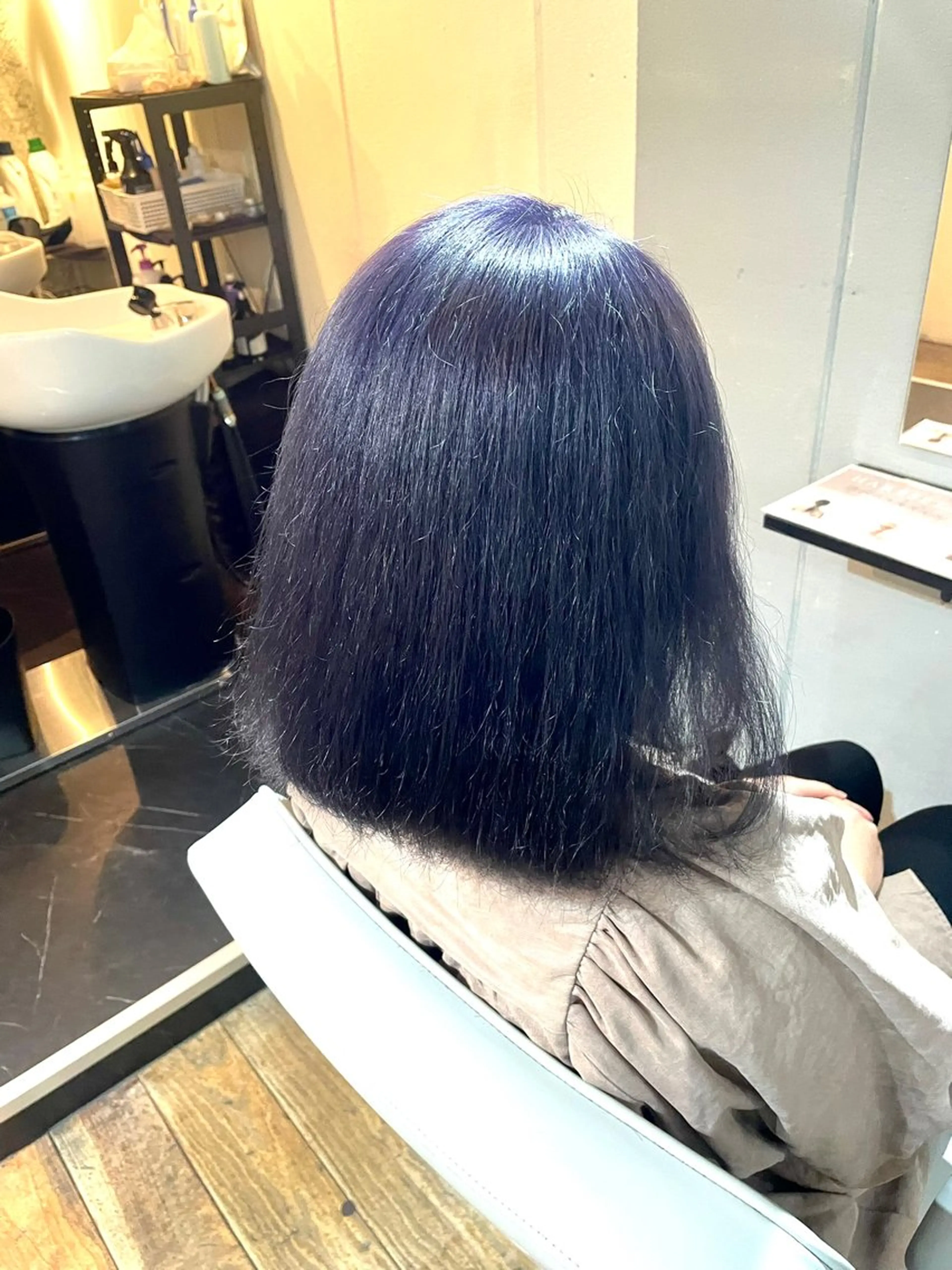 ミディアム カラー ブルーカラー バイオレットカラー ヘアカラー 髪質改善サロンLOUIMADNA栄店所属・🌈縮毛矯正特化 杉浦　夏生のヘアスタイル