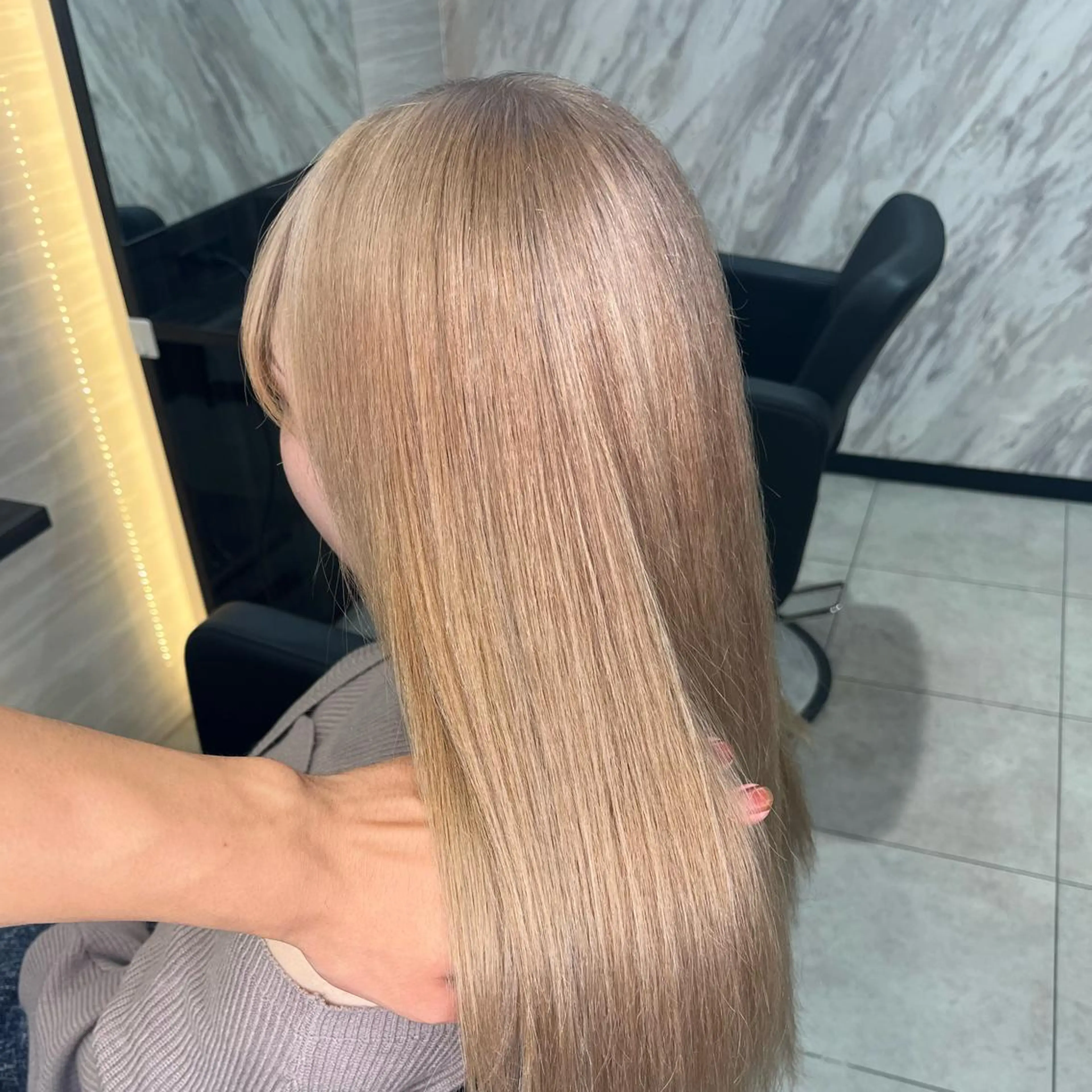 ロング カラー 🌈カラー特化 ハイトーンけいと🌈のヘアスタイル