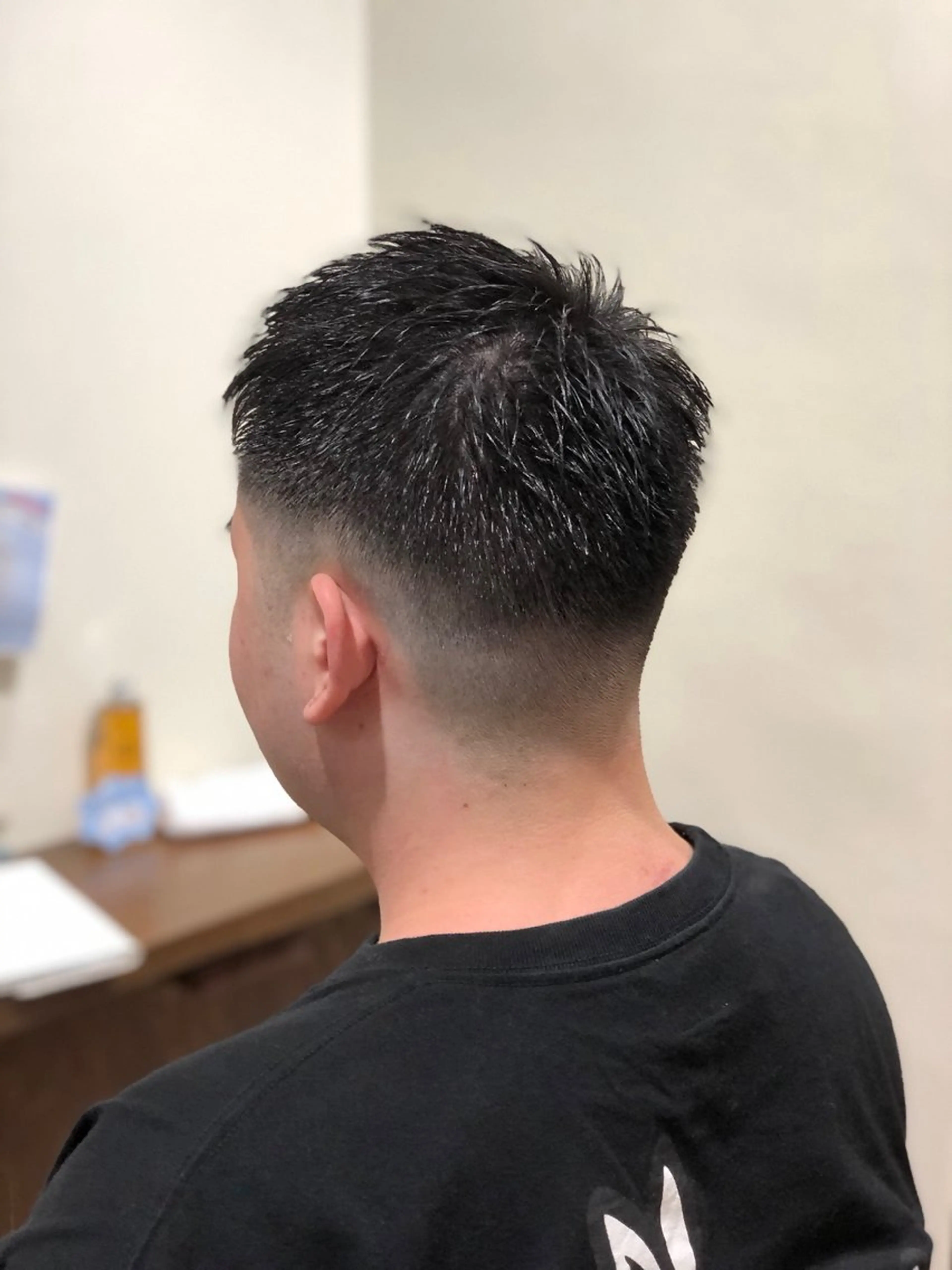 ショート メンズ フェードカット カット 艶髪/シルク/縮毛 テライケイショウのヘアスタイル