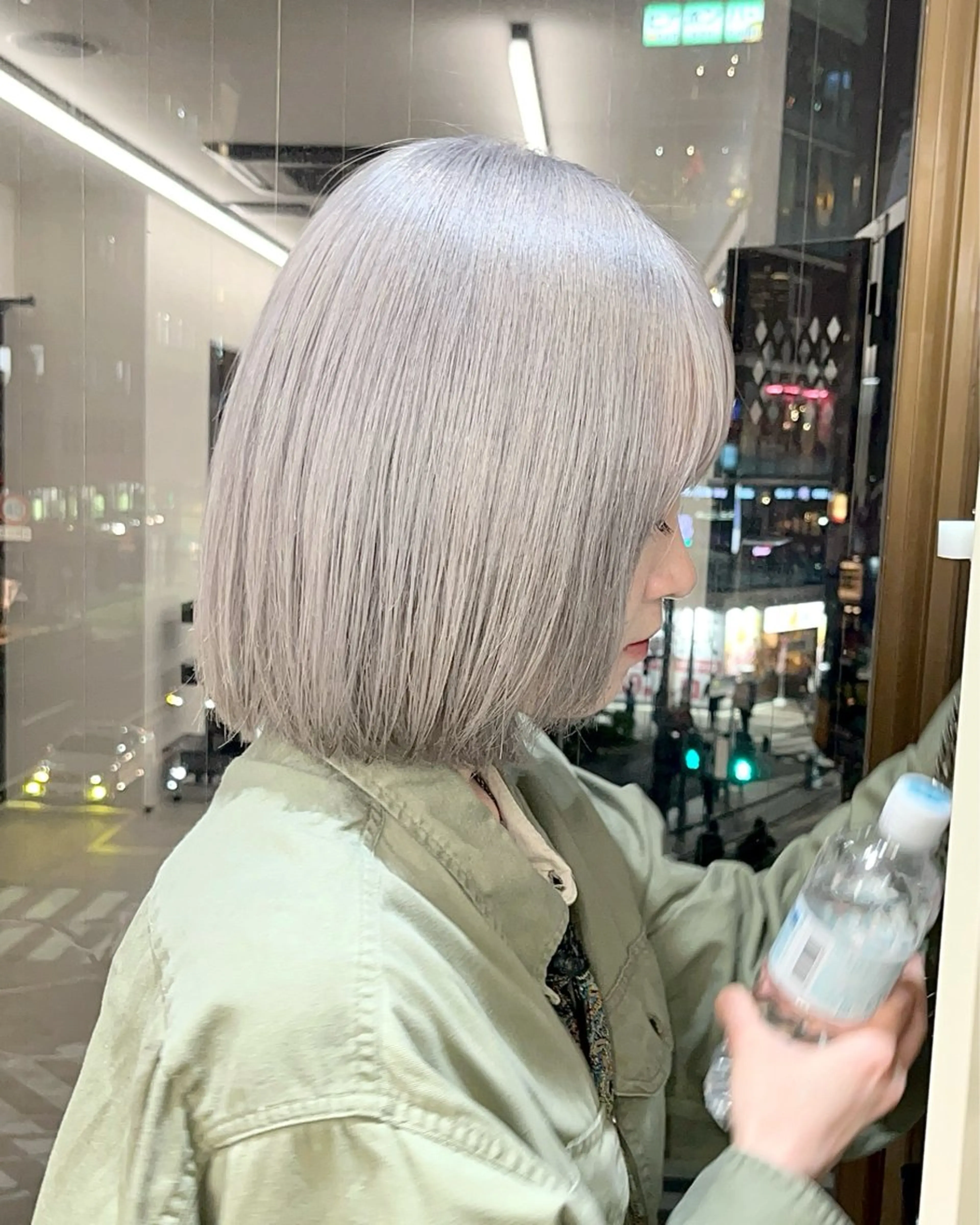 ミディアム カラー ベージュカラー ブリーチ ブロンド ケアブリーチ デザインカラー ツヤカラーを実現 /カンナのヘアスタイル