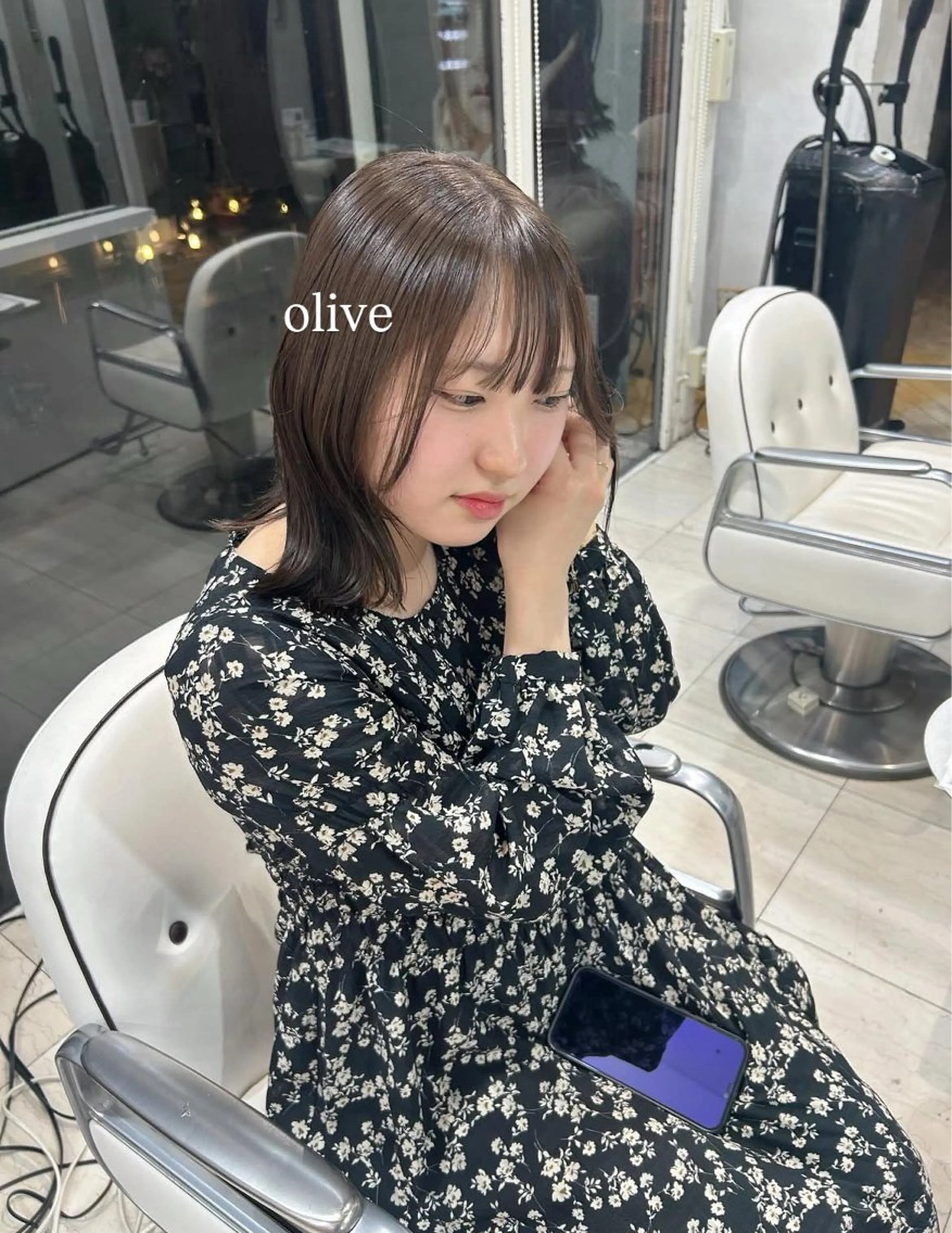 ショート カラー ベージュカラー オリーブベージュ ヘアカラー ありむらもえ/ 透明感カラーのヘアスタイル