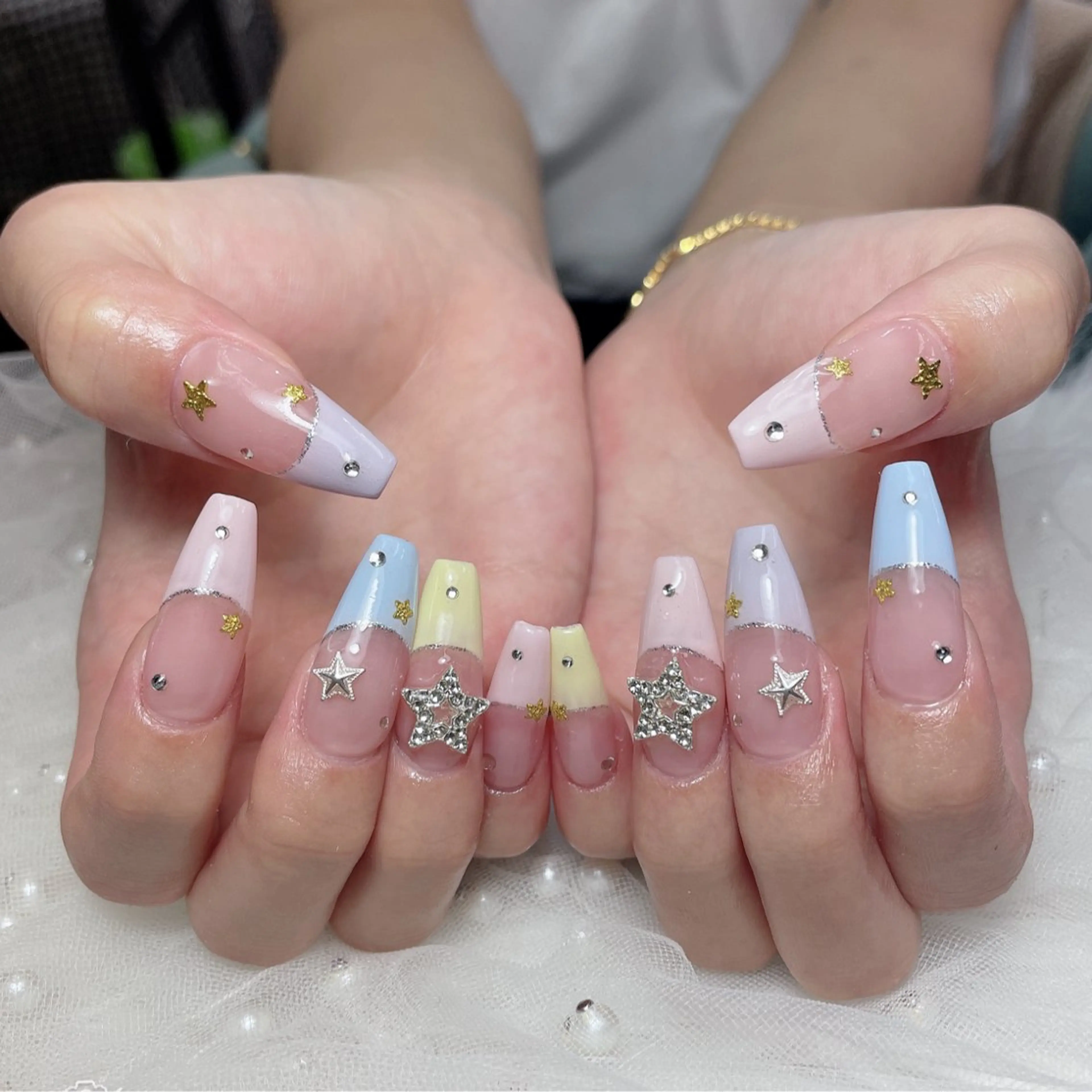 ネイル フレンチネイル キラキラネイル ロングネイル 夏ネイル princess 木戸　唯のネイルデザイン