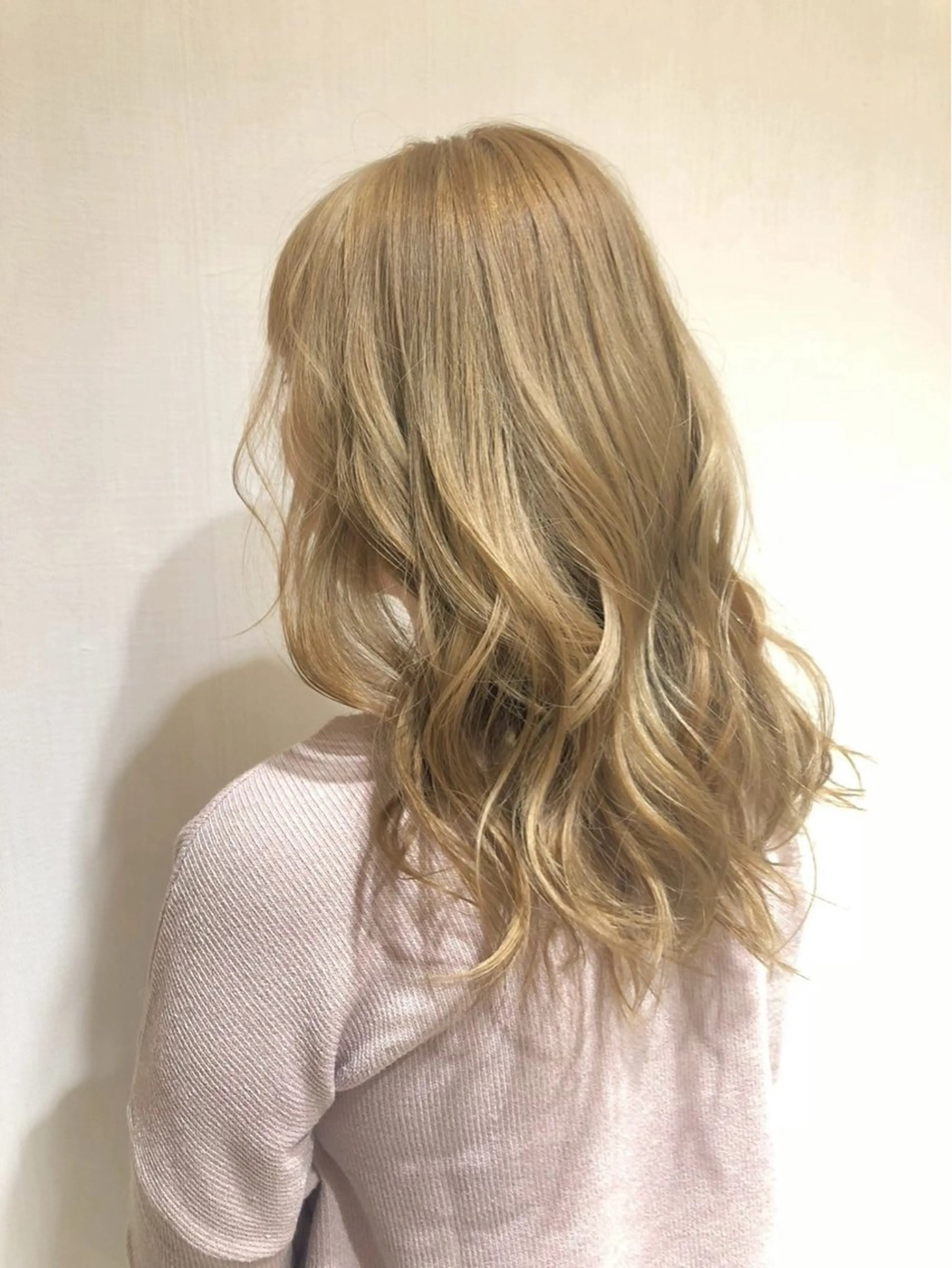 カラー ヘアカラー ヒメザキ ユリのヘアスタイル