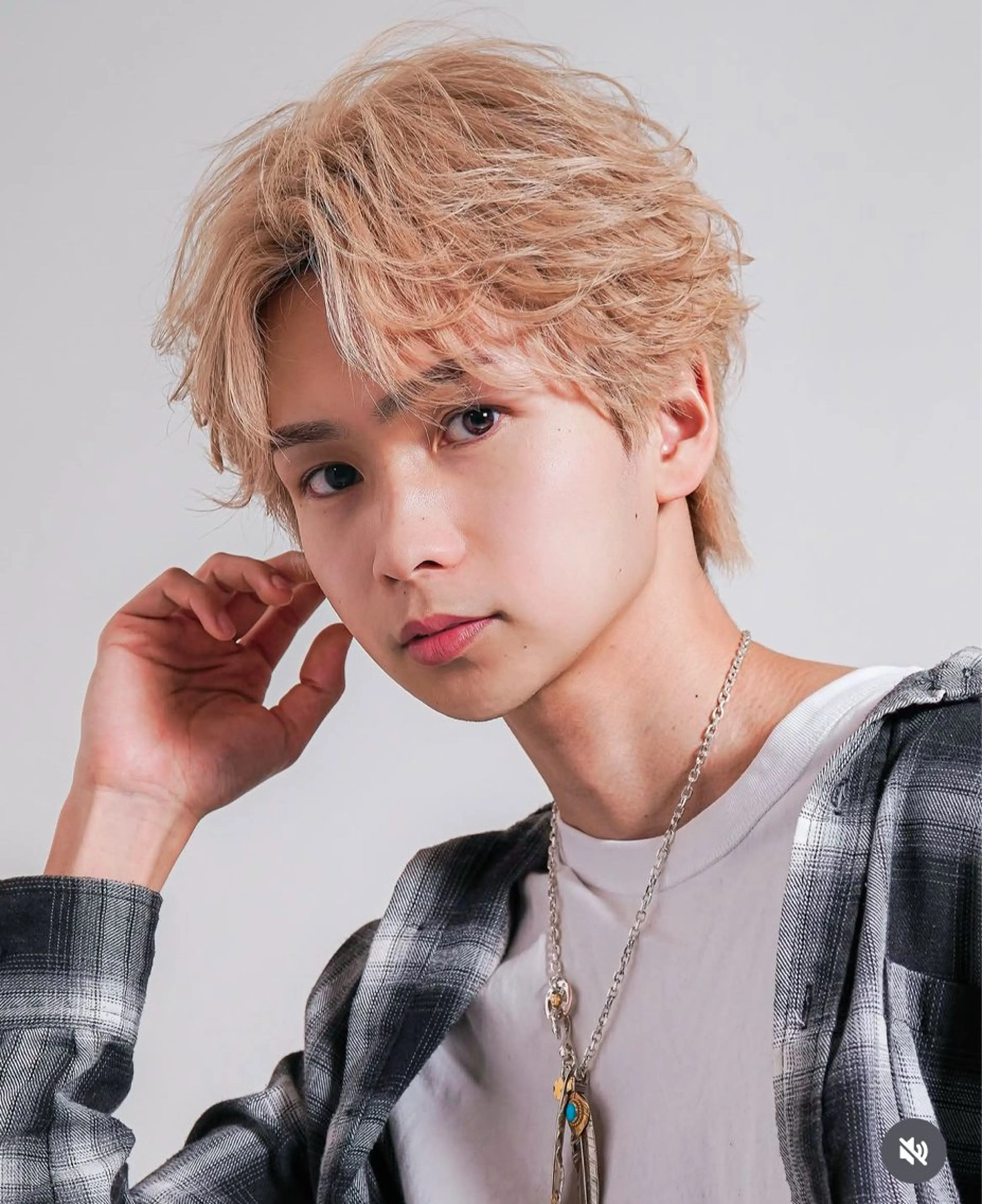 ショート カラー パーマ メンズ ヘアカラー MEN'S HAIR SENSE BLUE 渋谷宇田川交番前店所属・🔥メンズ特化🔥 牧野圭吾のヘアスタイル