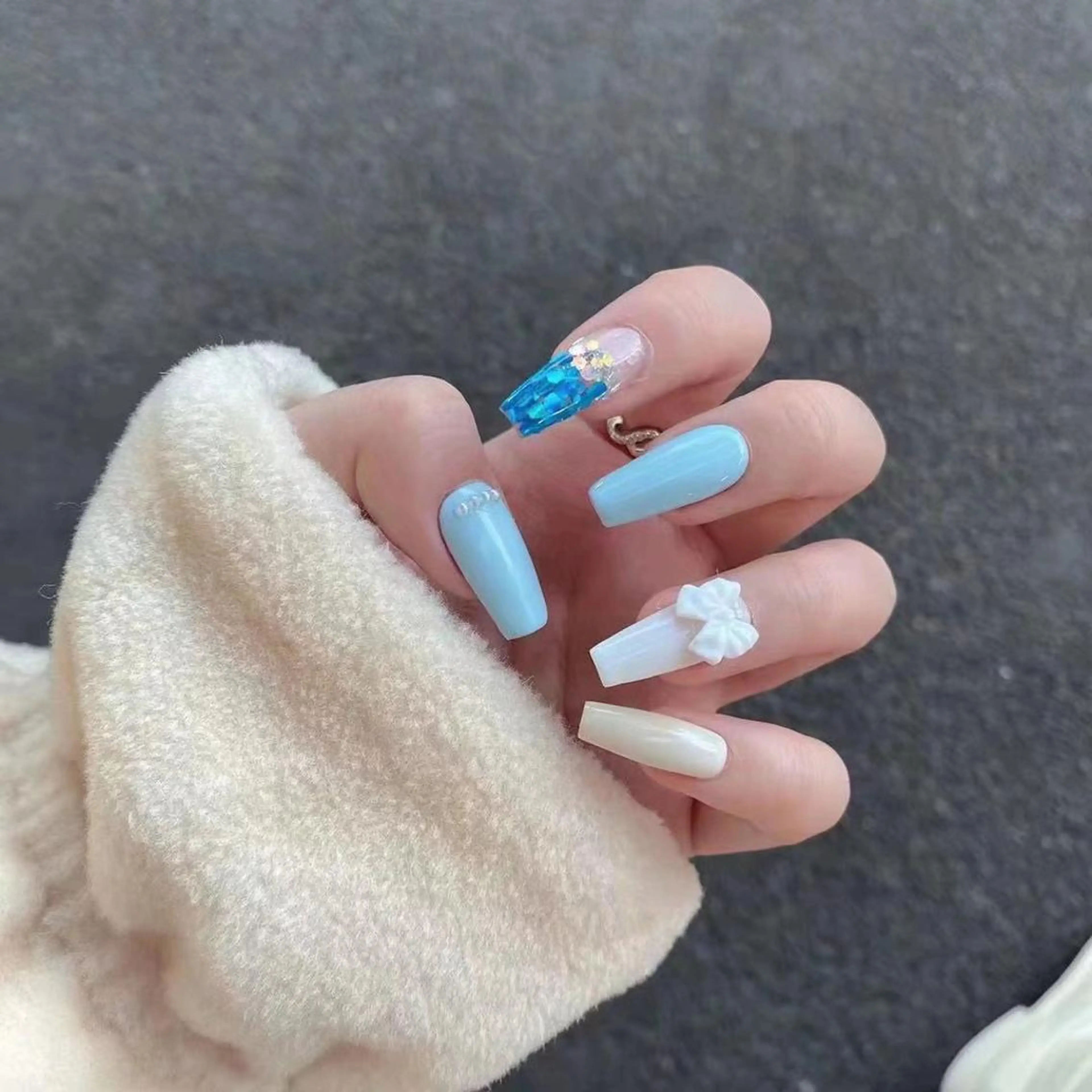 ネイル H1 ネイル サロンのネイルデザイン