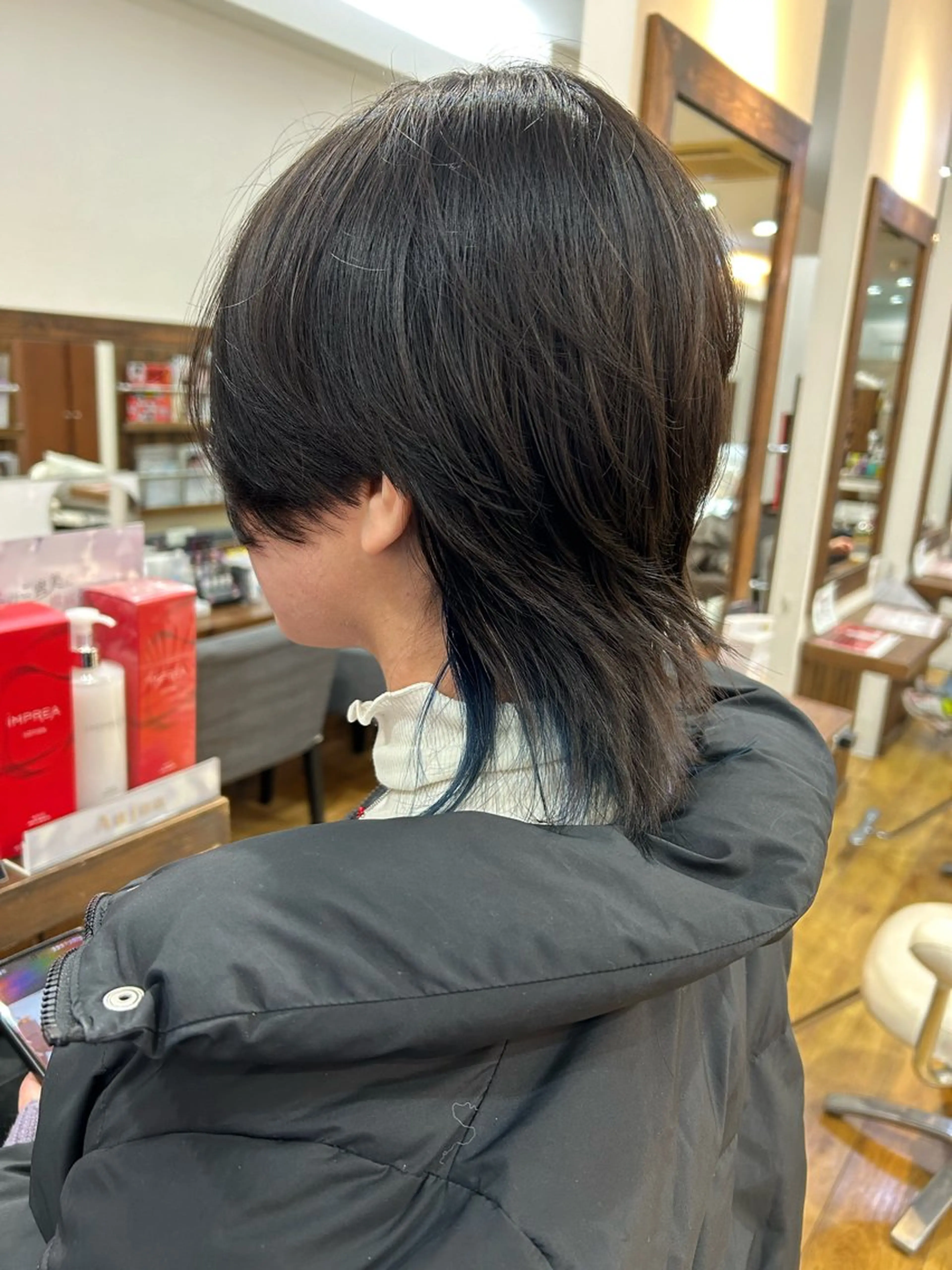 カラー ブリーチ ブルーカラー インナーカラー ヘアカラー 🦋ショートカット モデル古橋紀輔🦋‪のヘアスタイル