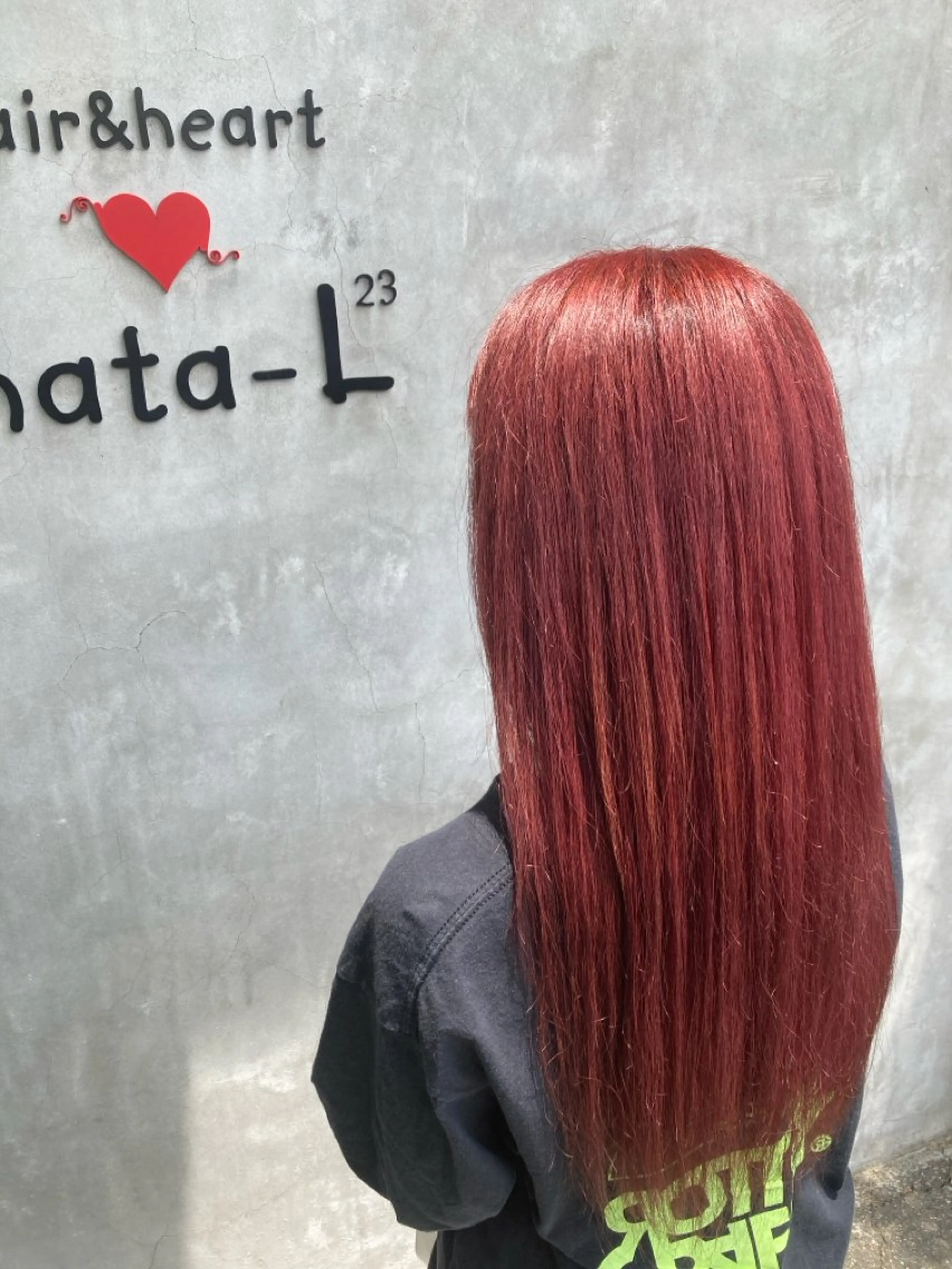 ロング カラー レッドカラー ヘアカラー 大西 瞭弘のヘアスタイル