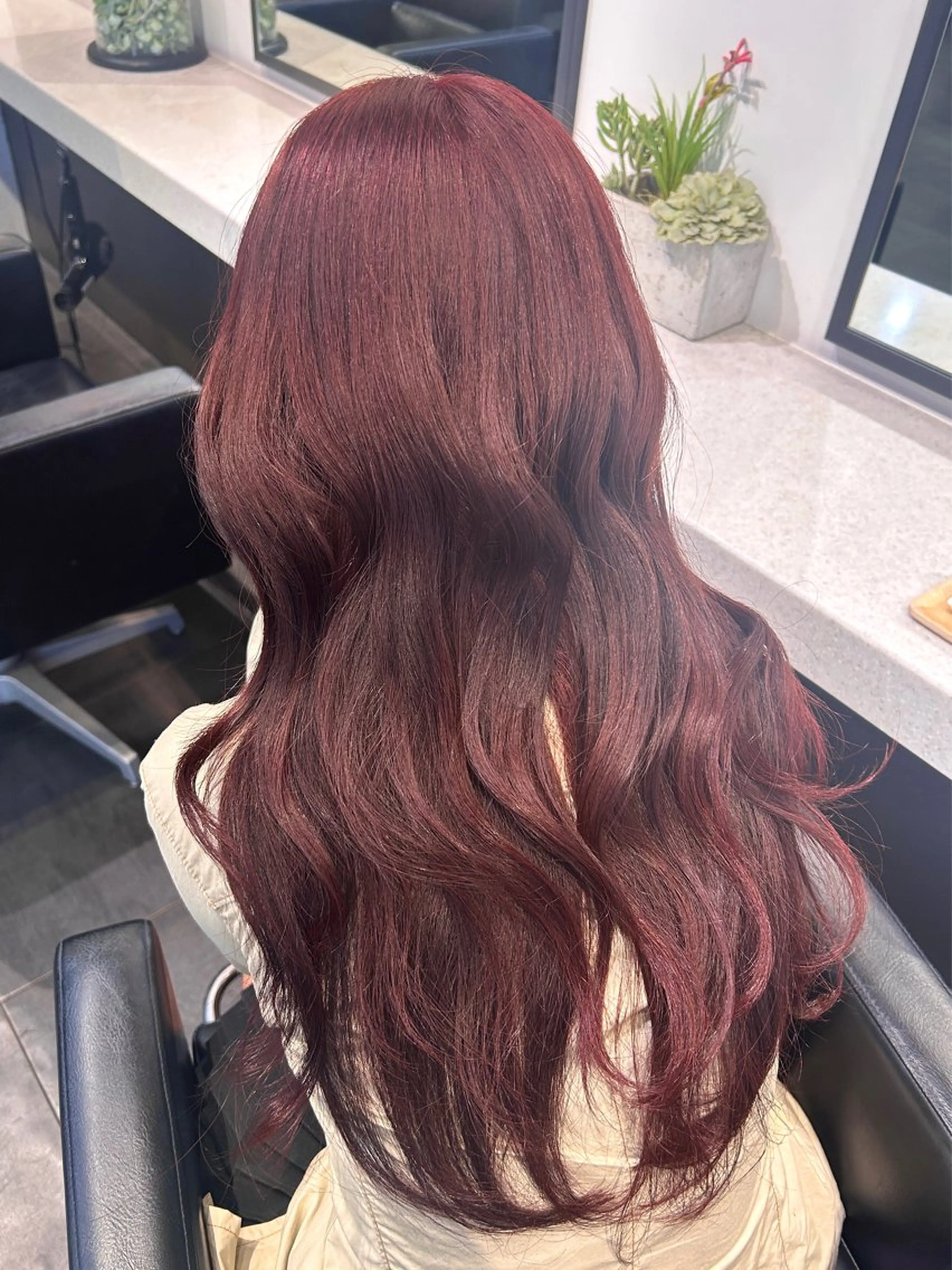 ロング カラー ブリーチ ボルドーカラー ブリーチなしカラー レイヤーカット カット ヘアカラー トリートメント 顔まわりカット🎀 暖色カラー🎀ゆうなのヘアスタイル