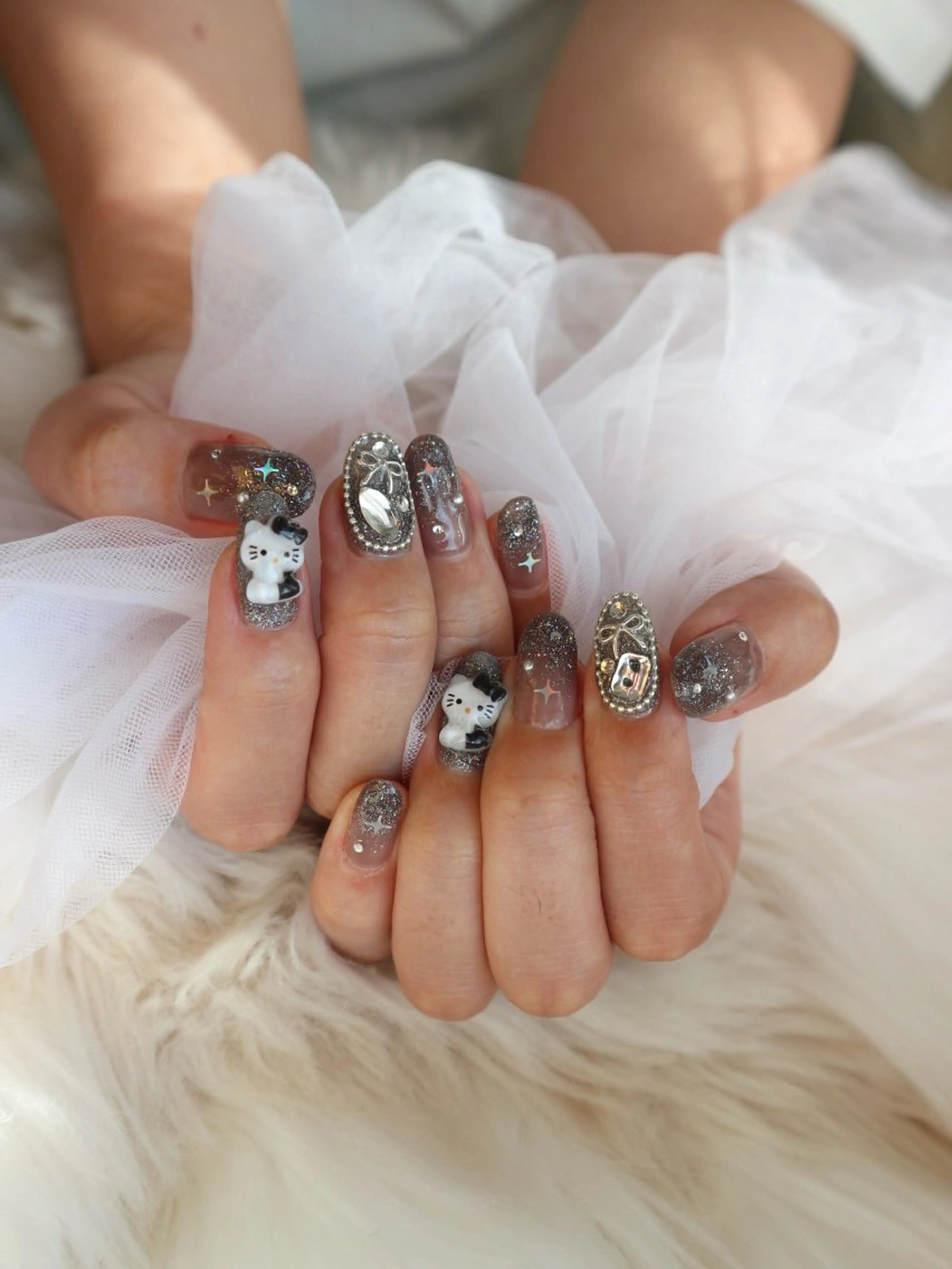 ネイル フラッシュネイル ジェルネイル グラデーション 韓国ネイル パラジェル feliseey 〘フェリシー 〙のネイルデザイン