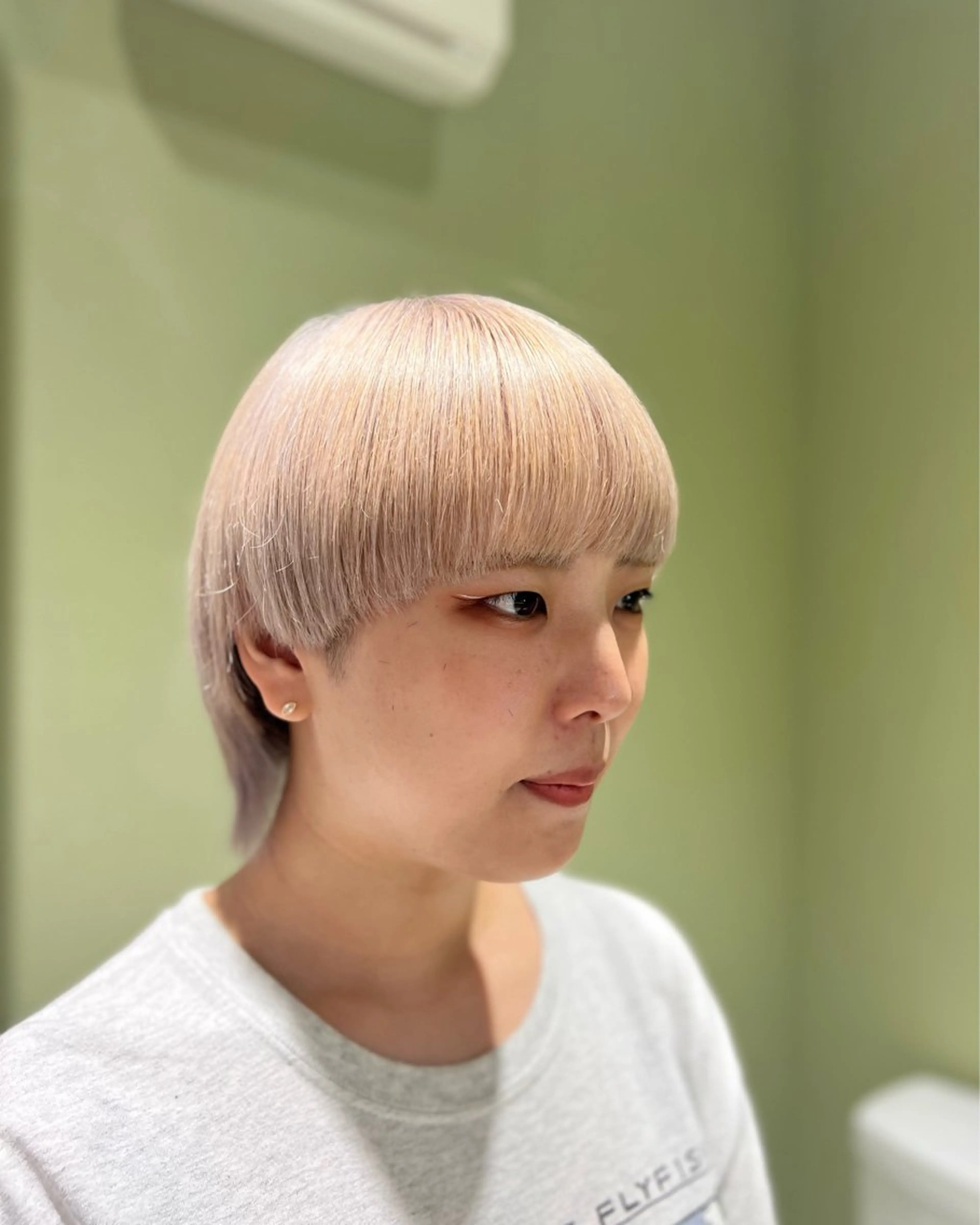 ショート カラー ベージュカラー ホワイトベージュ ウルフカット 🍇おぐら めぐみ🍇のヘアスタイル