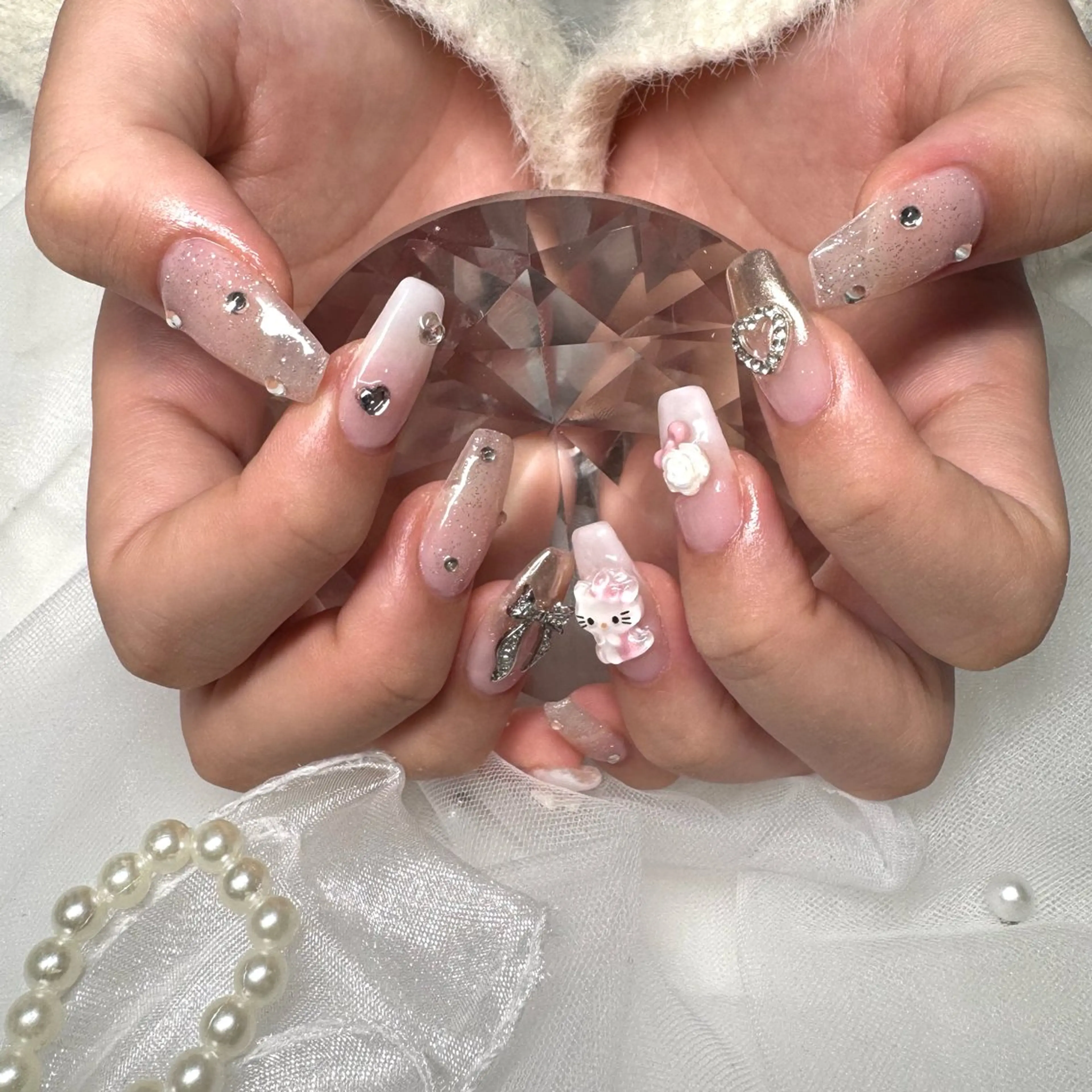 ネイル ハンドネイル beauty salon  POISSON所属・SAYUKI/韓国 /ワンホン/キラキラのネイルデザイン