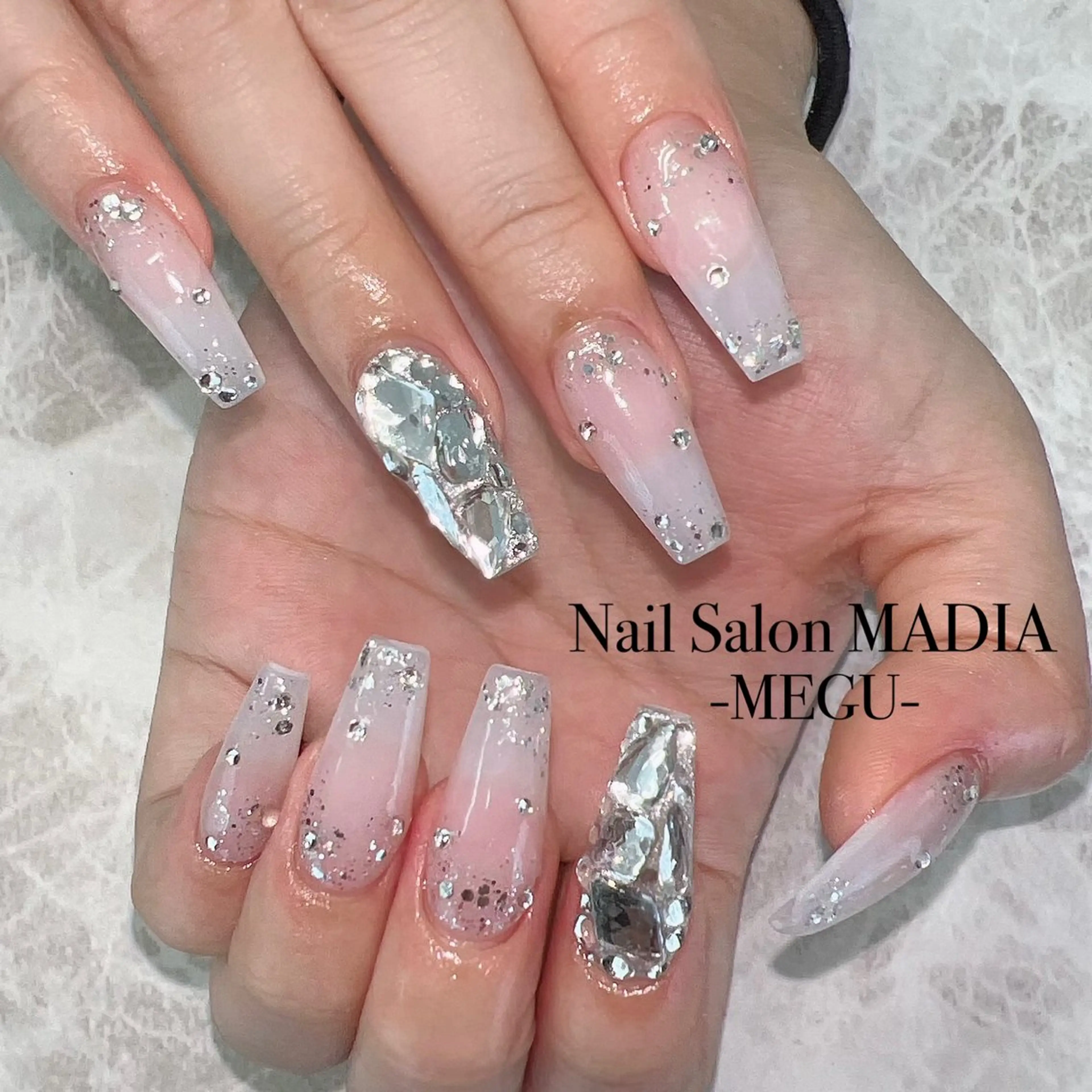 ネイル MADIA藤沢所属・MADIA MEGUのネイルデザイン