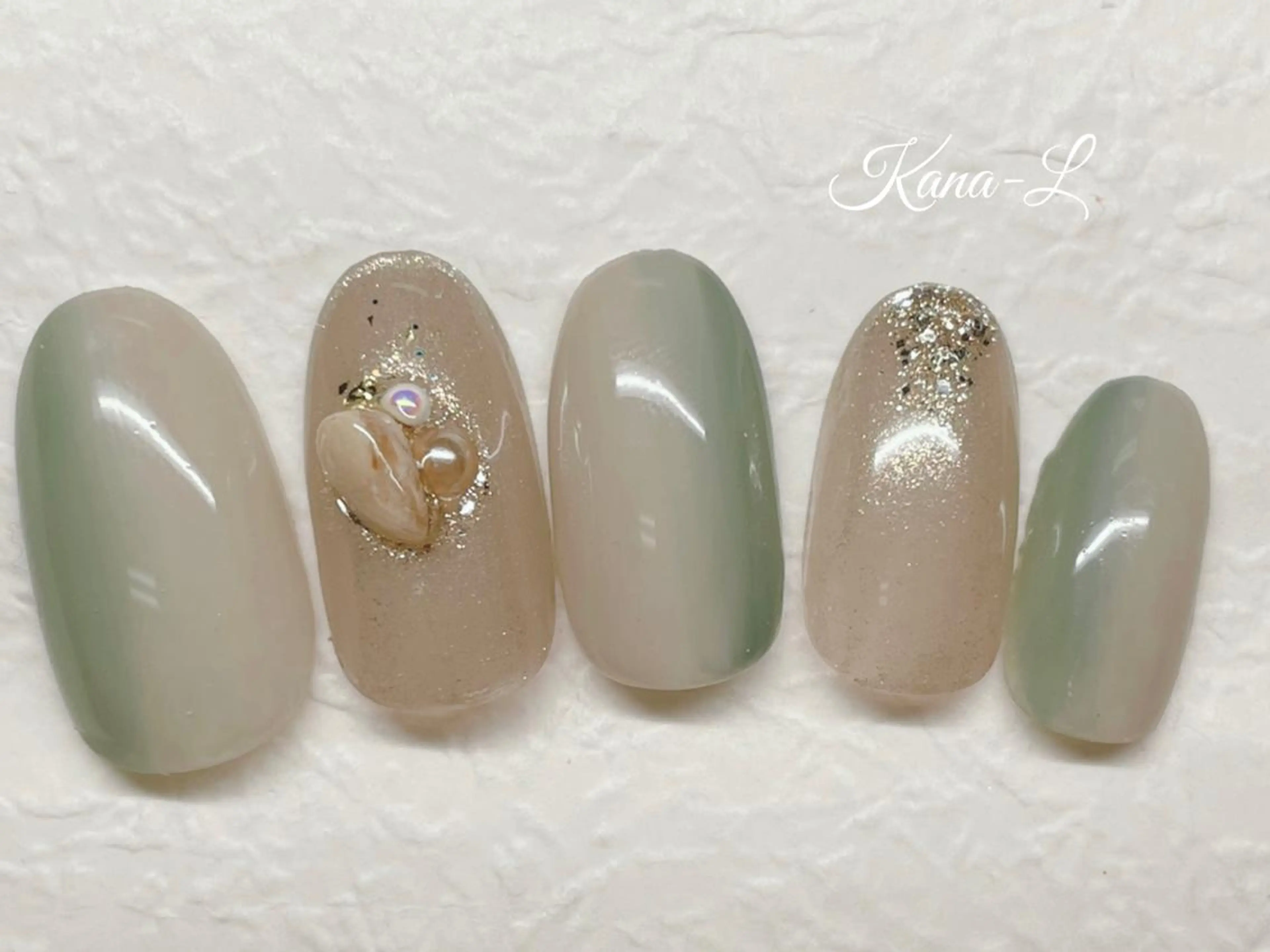 カラー ネイル グラデーションカラー 入学式 卒業式のヘアスタイル 入学式 グラデーション ハンドネイル 芦辺 香奈のネイルデザイン