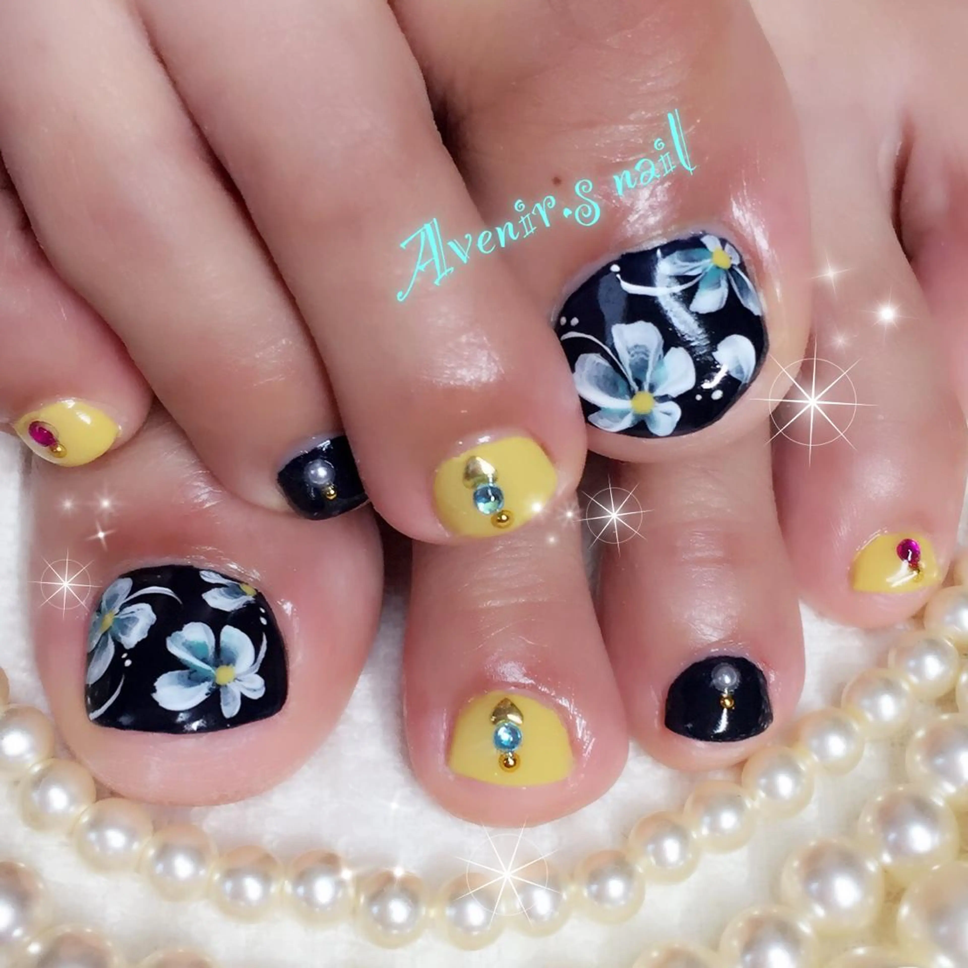 ネイル フラワーネイル フットネイル Home Salon Avenir.のネイルデザイン