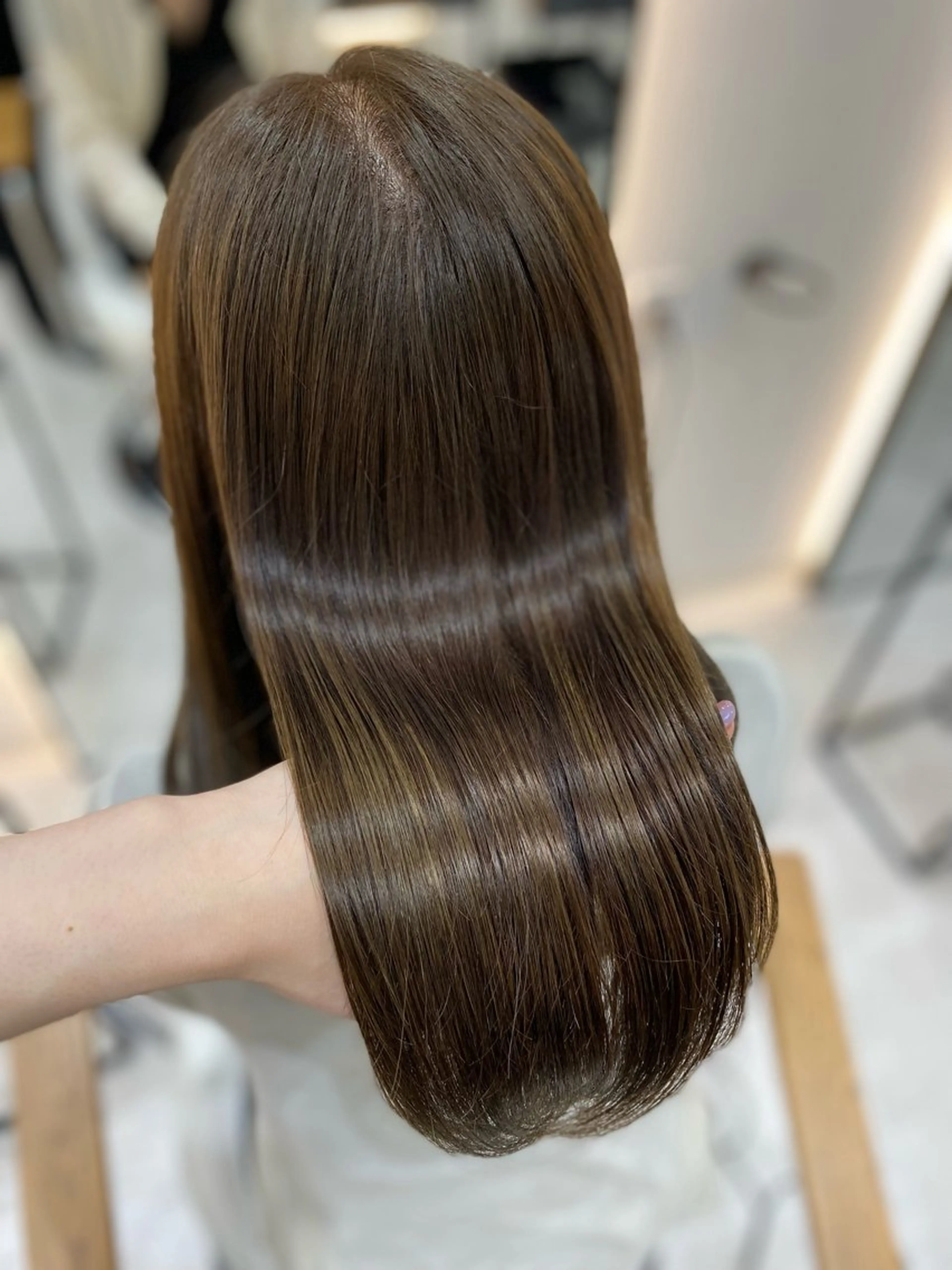 ロング カラー グレージュ オリーブグレージュ オリーブグレー 髪質改善 トリートメント カット ヘアカラー トリートメント 艶髪・透明感カラー・ 韓国ヘア・Yuriのヘアスタイル