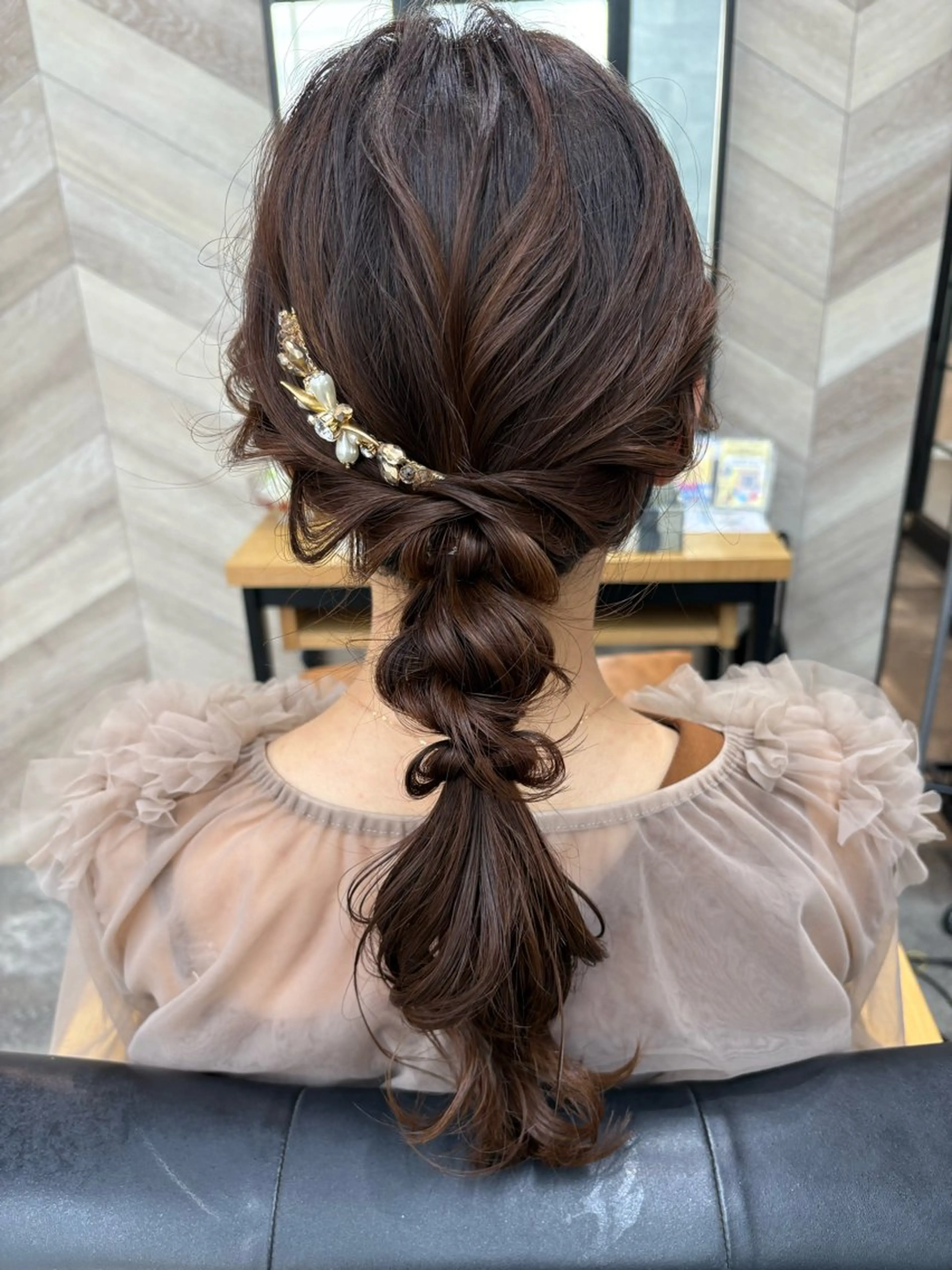 セミロング ヘアアレンジ 飯塚 沙衣のヘアスタイル