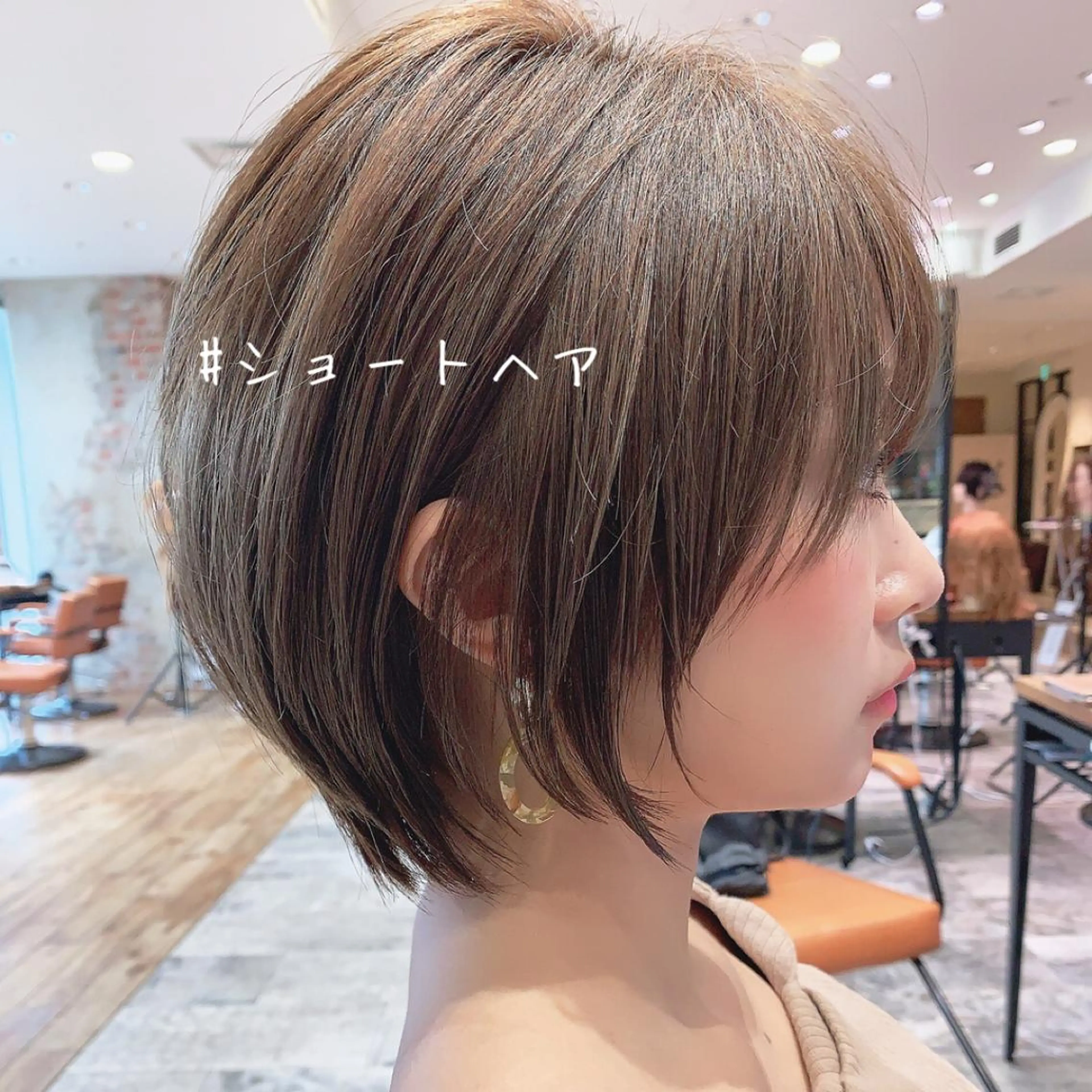 ショート カラー 切りっぱなしボブ ショートボブ アッシュ ベージュカラー ブリーチ カット ヘアカラー トリートメント ショート、ボブの神✨ 峯朋也✂︎✨のヘアスタイル