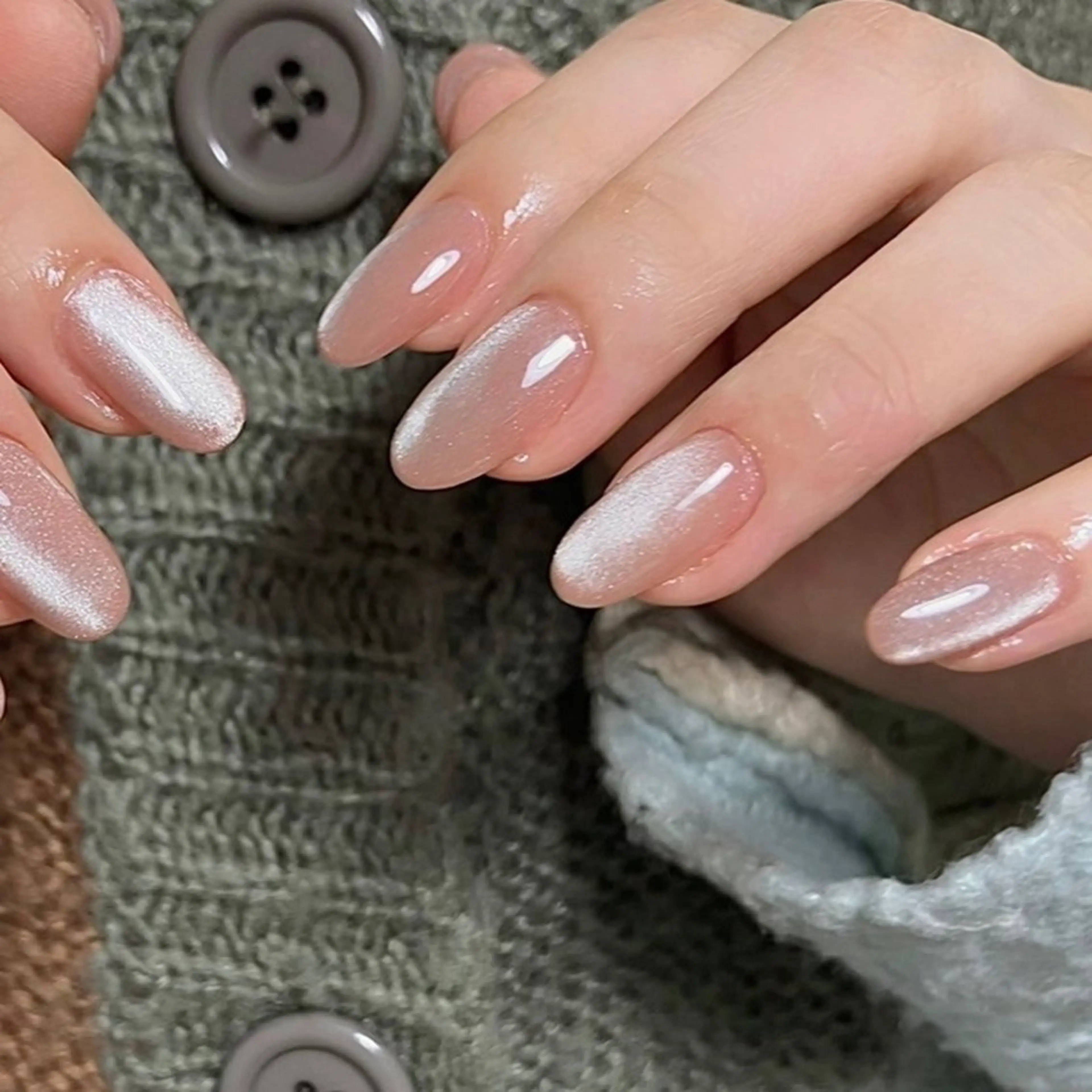 ネイル マグネットネイル マグネットワンカラー ワンカラーネイル nailsalon　blast所属・atelier　 univ.のネイルデザイン