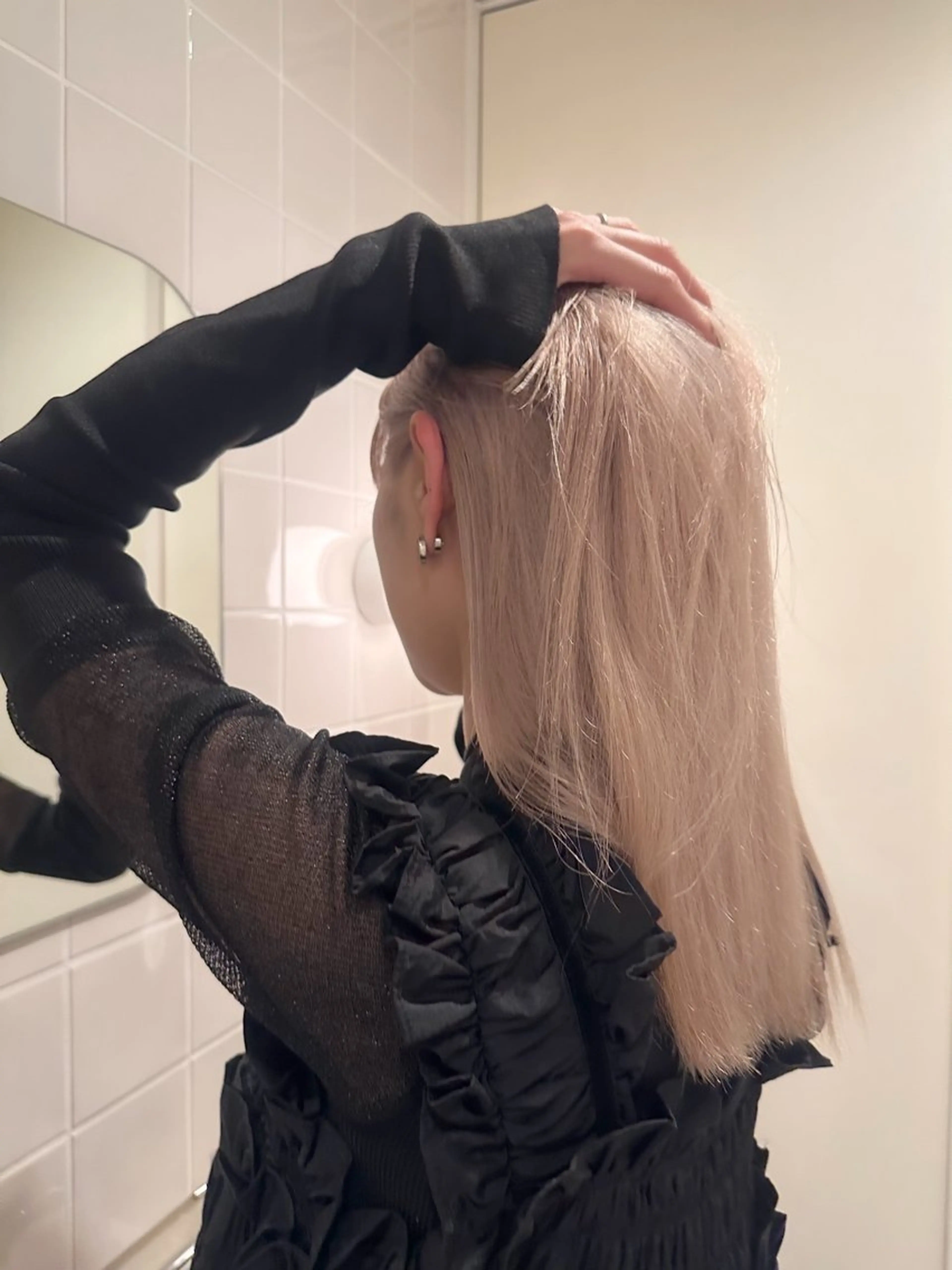 セミロング カラー ヘアカラー 色素薄めカラー o___mioのヘアスタイル