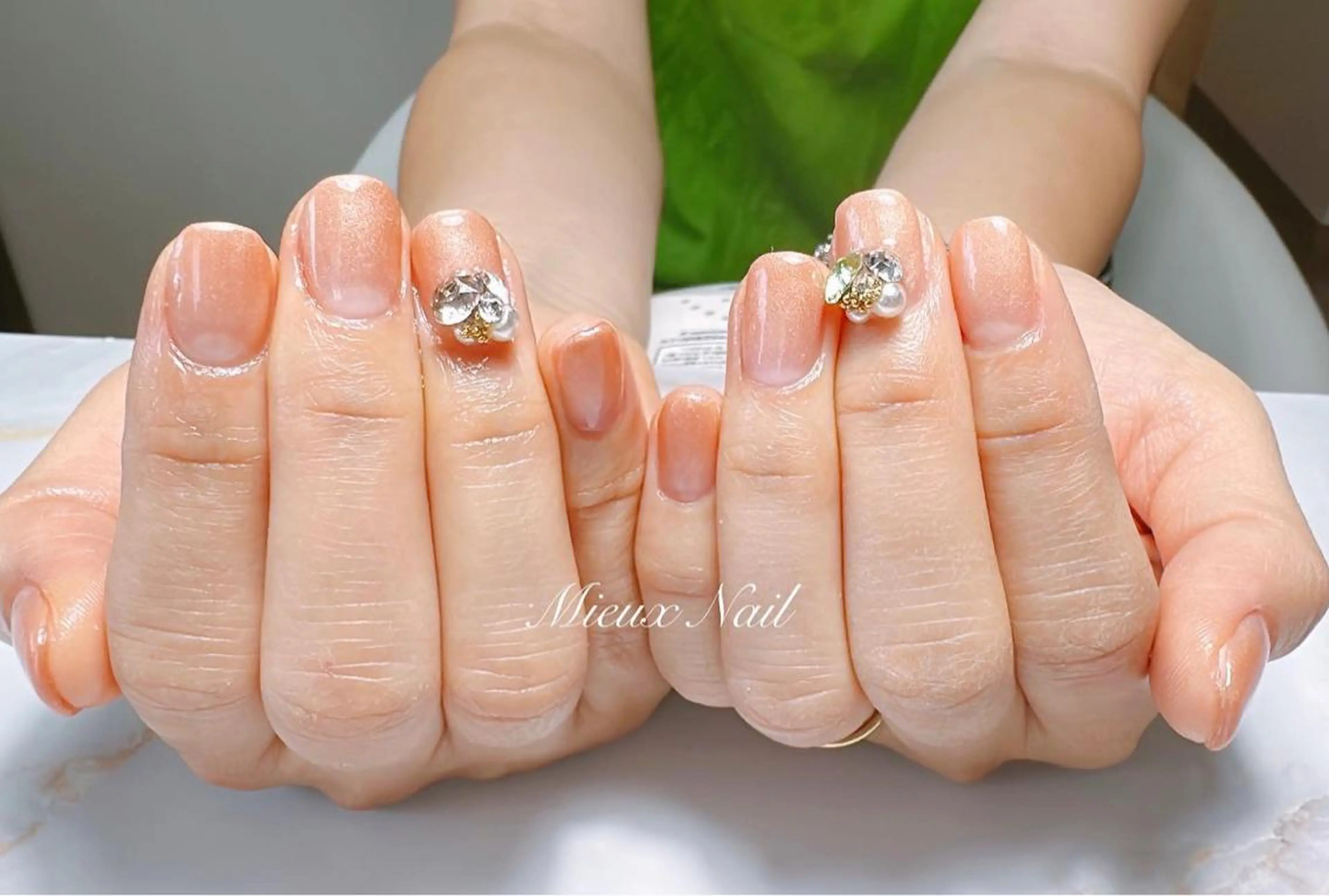 ネイル オフィスネイル オレンジ シンプルネイル 夏ネイル ハンドネイル 市川 麻衣子のネイルデザイン