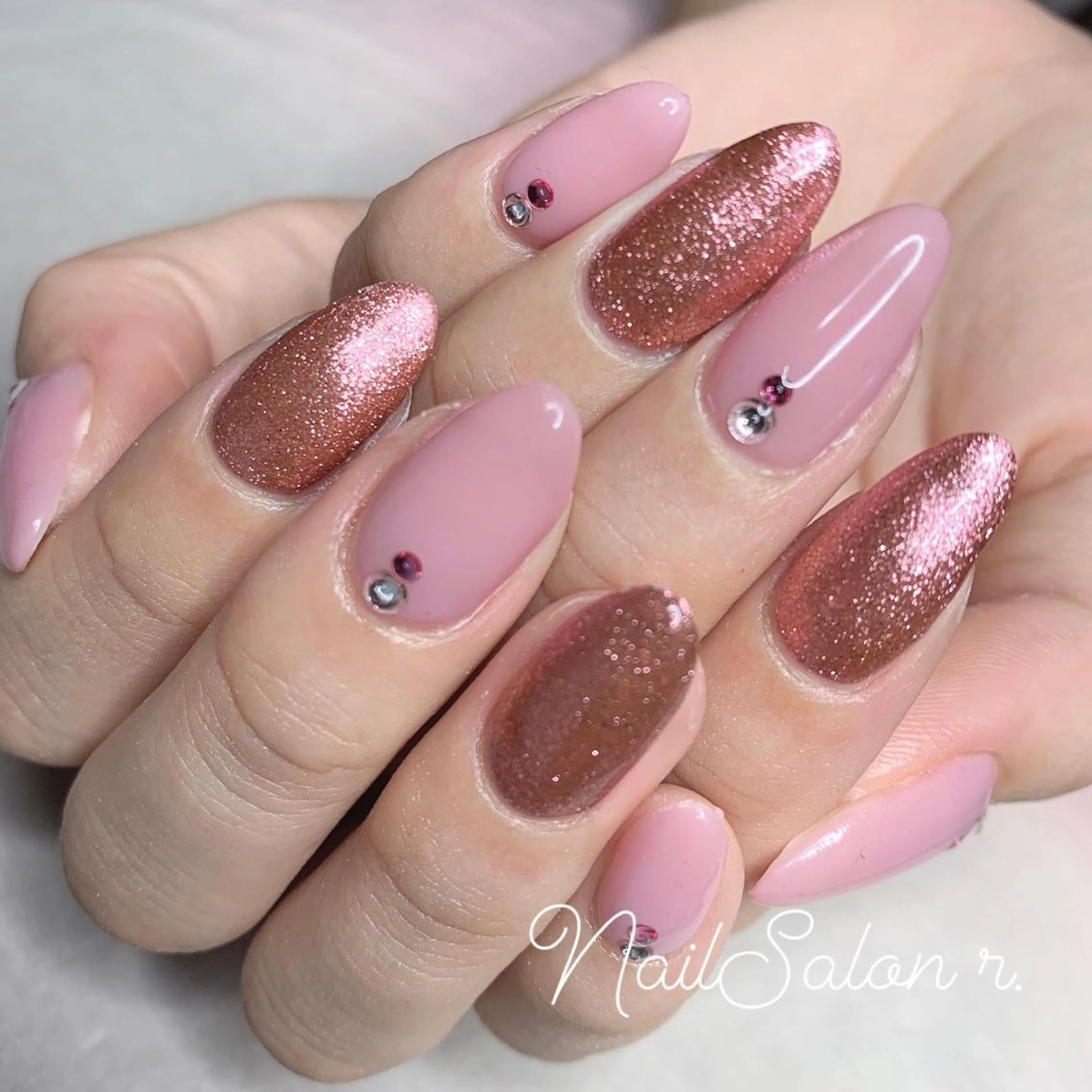 ネイル ハンドネイル Nailsalon r.のネイルデザイン