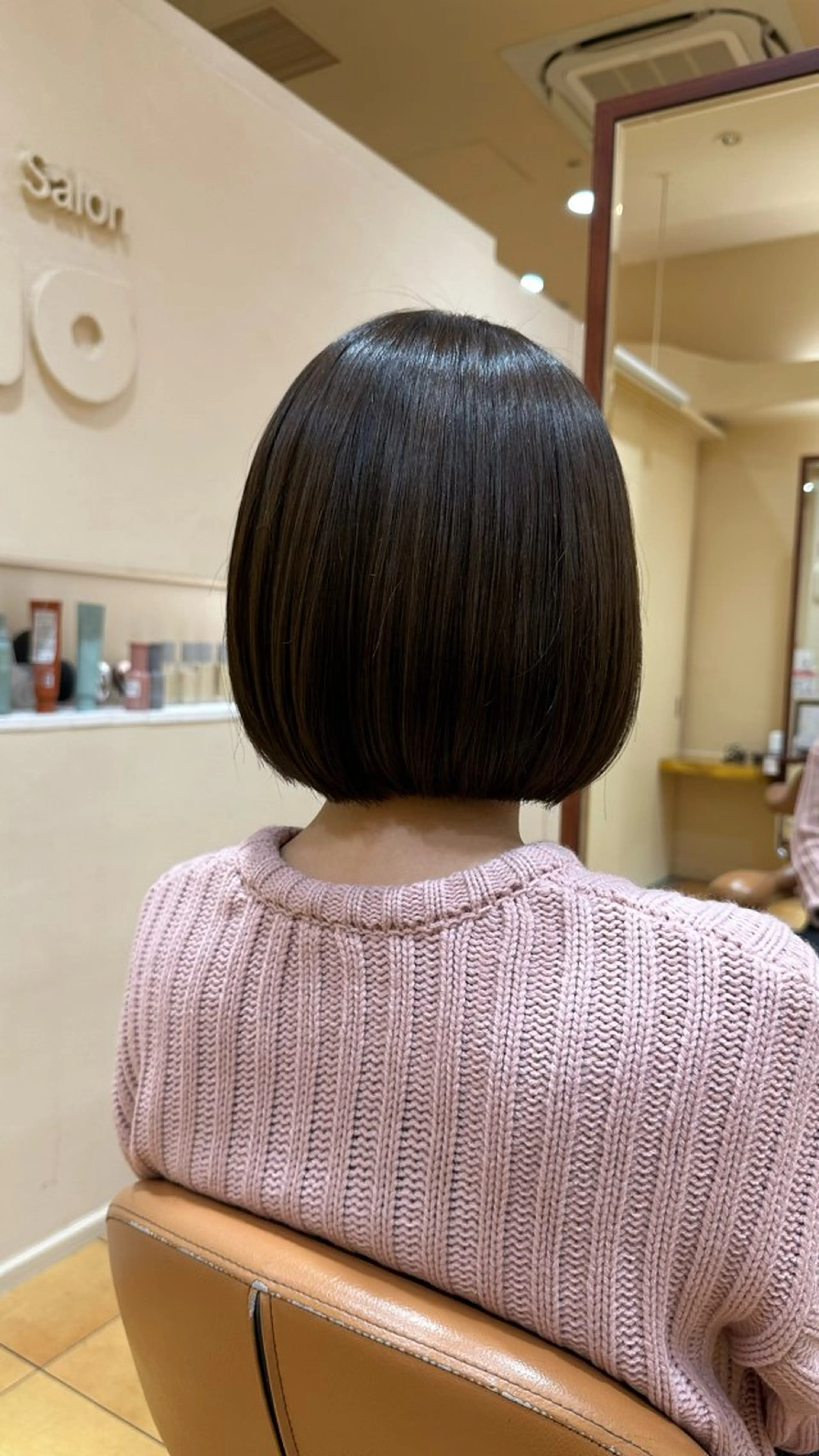 ミディアム とうい/パーマボブ/ くせ毛/丸みボブのヘアスタイル