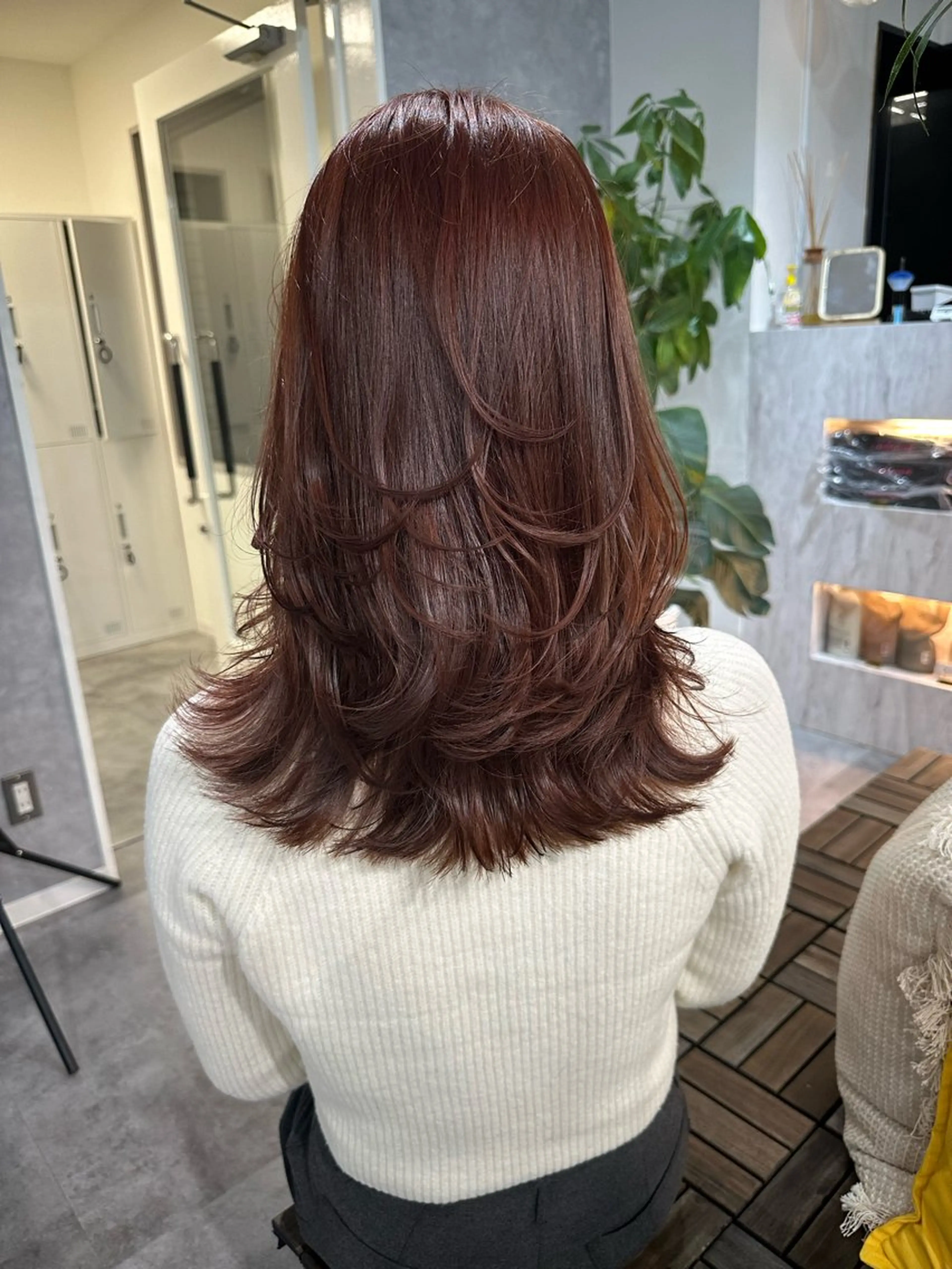 セミロング 髪質改善 レイヤーカット 海外ヘアー 山村拓士のヘアスタイル