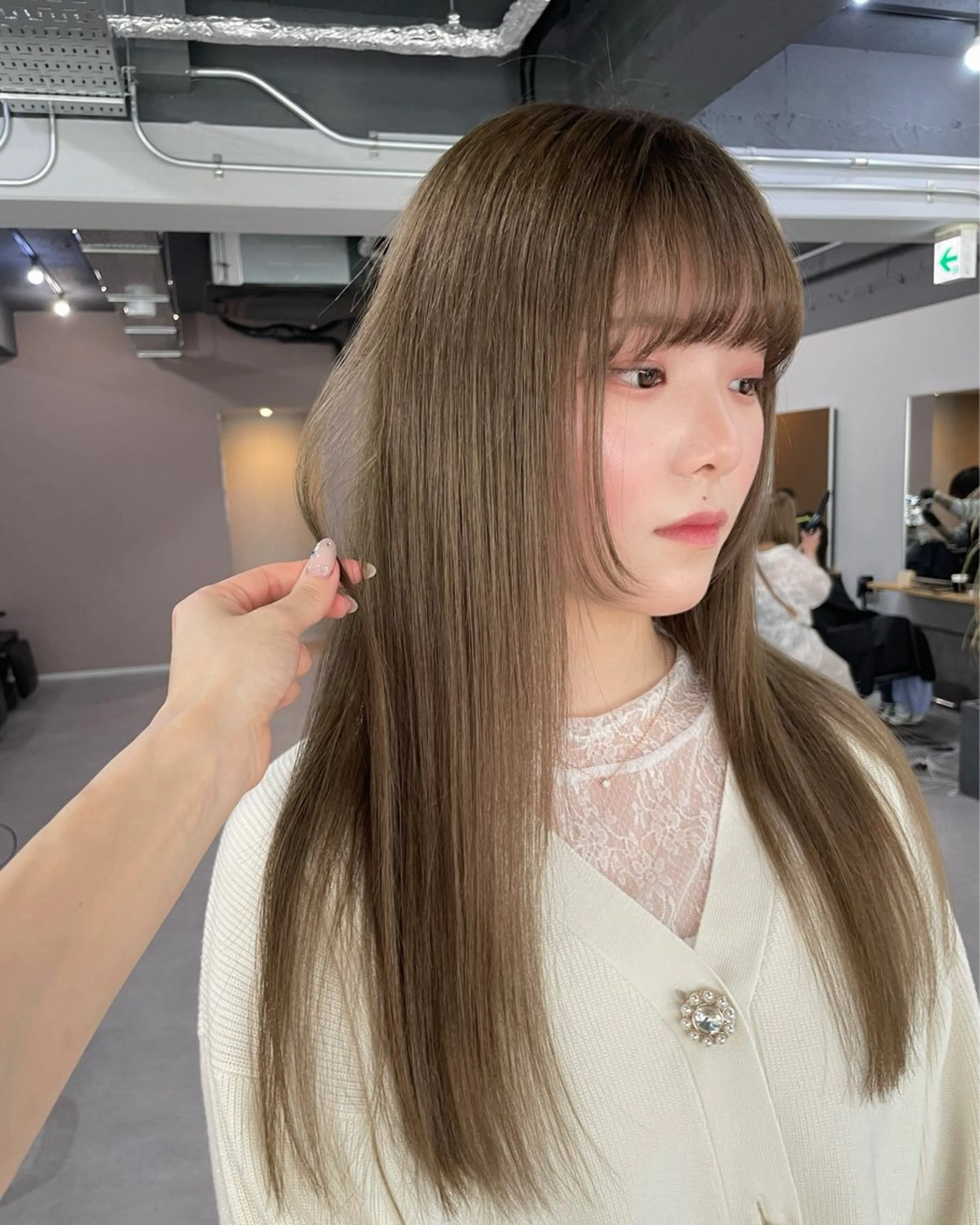 ロング カラー ヘアカラー ミルクティーベージュ ❤︎レイヤー　MIAのヘアスタイル