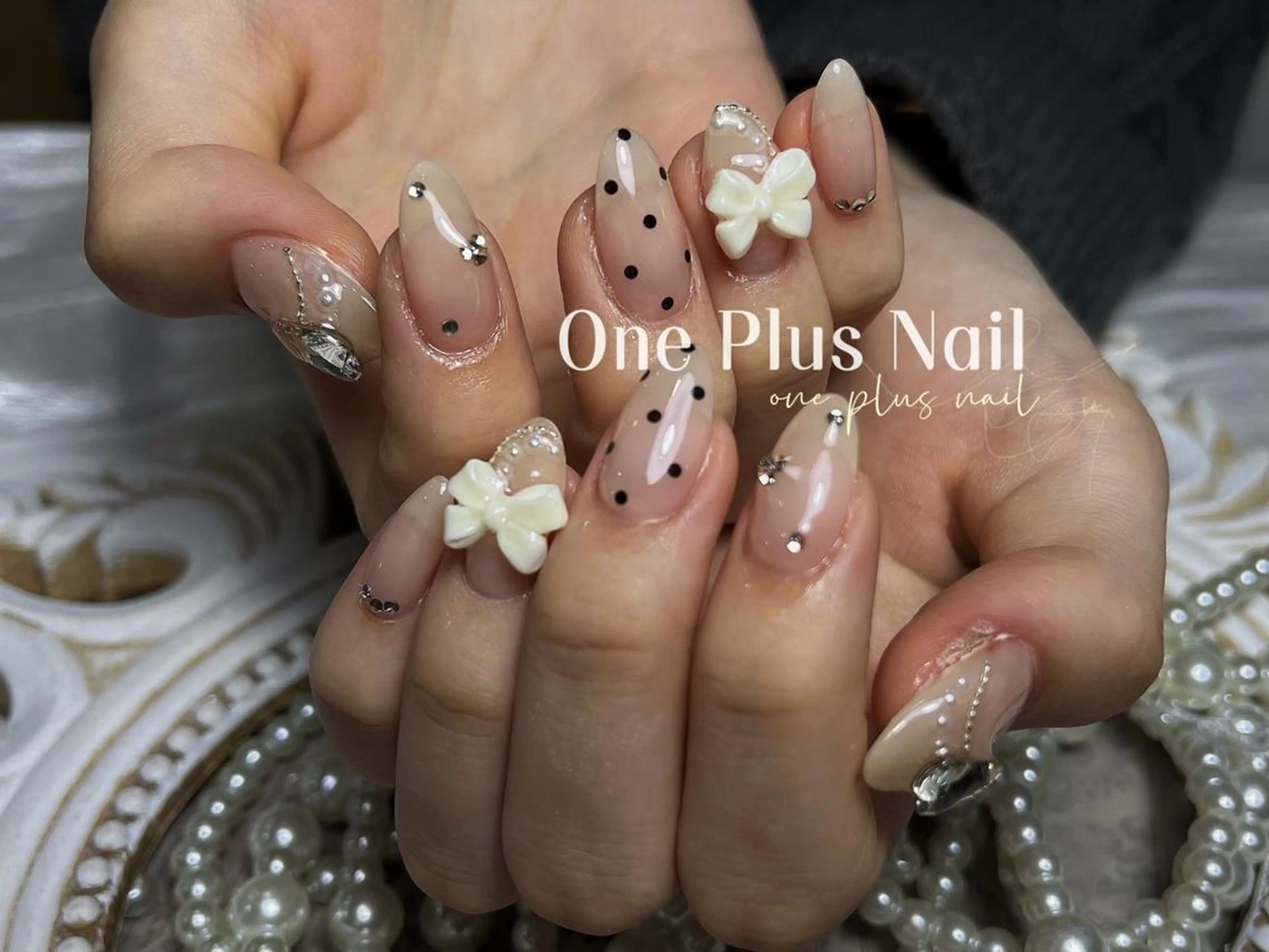 ネイル アートネイル オーロラネイル ガーリー キラキラネイル 韓国ネイル One Plus Nail Salonのネイルデザイン
