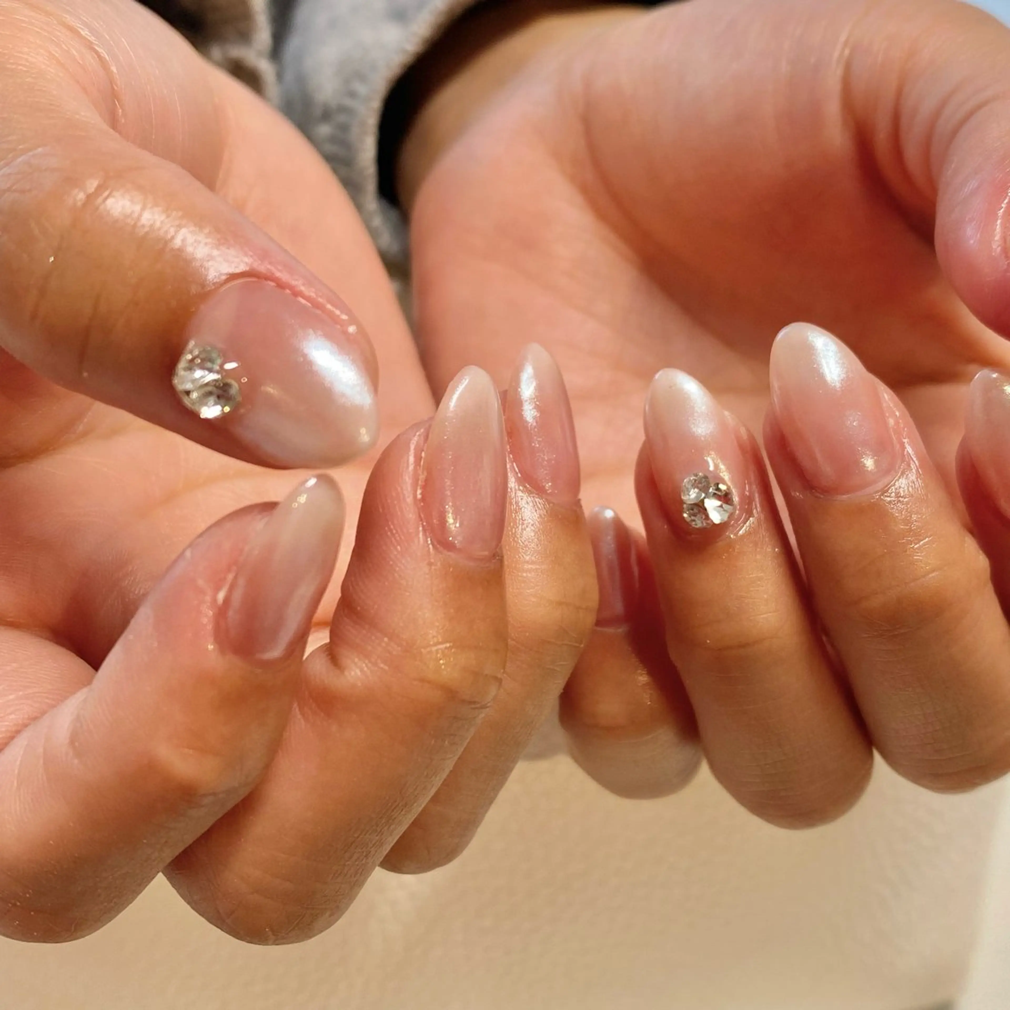 ネイル オーロラネイル グラデーション オフィスネイル シンプルネイル ブライダルネイル ハンドネイル Loca所属・nailsalon Locaのネイルデザイン