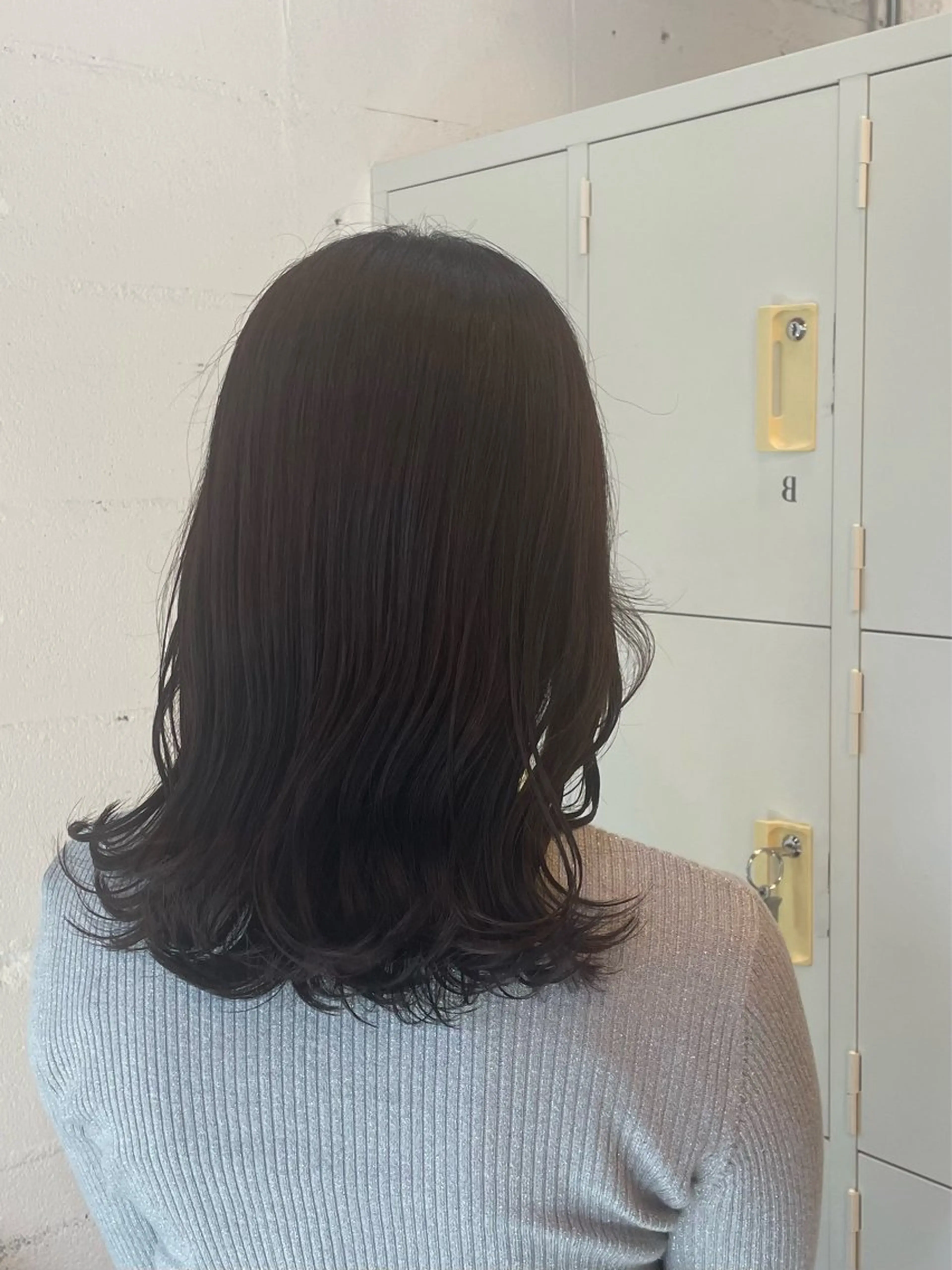 ミディアム 顔まわりレイヤー🎀 くぼやま　みおのヘアスタイル